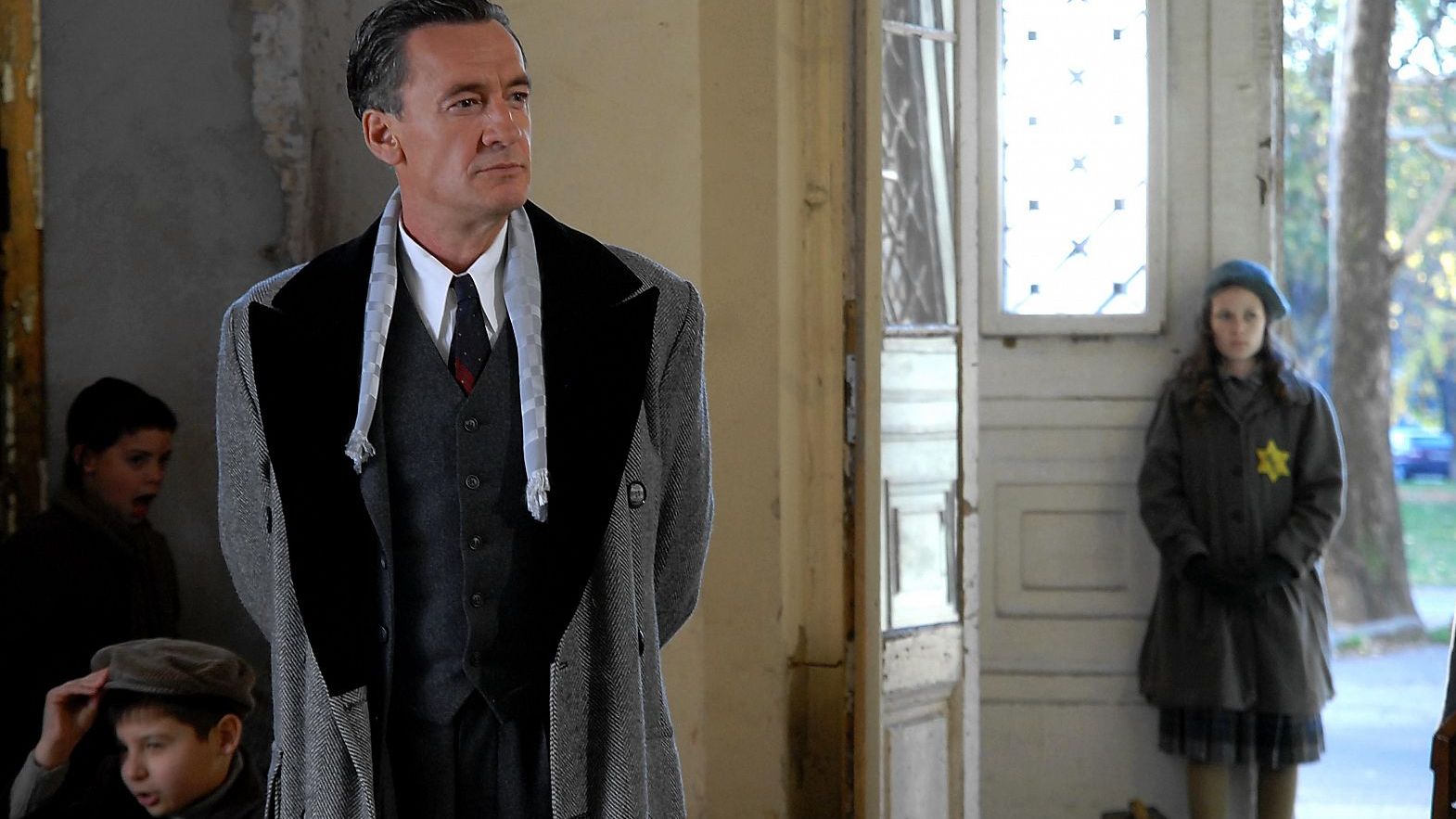 Francis Lorenzo interpreta al zaragozano que salvó la vida a miles de judíos en 'El ángel de Budapest': Conoce la historia real