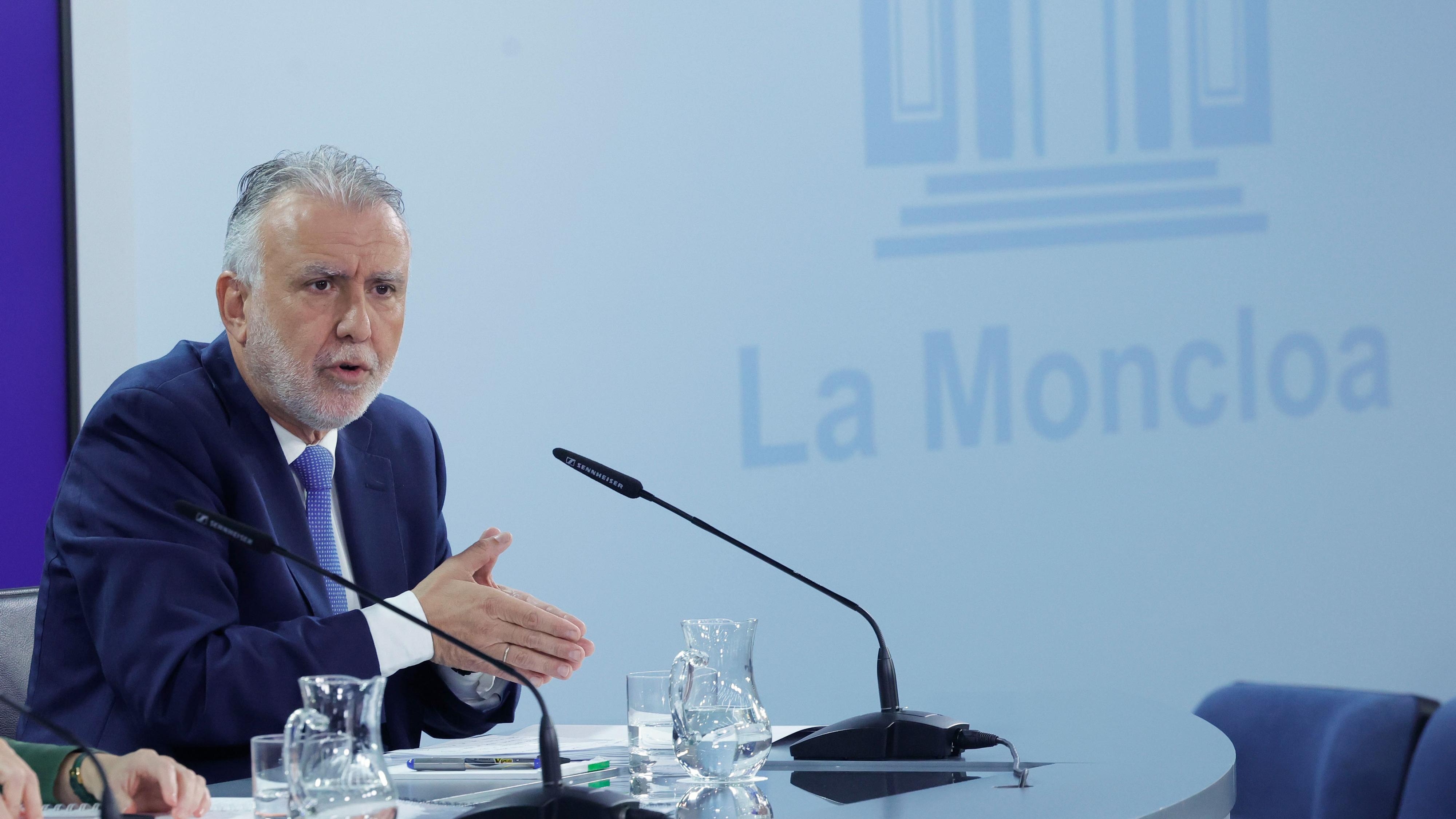 El Gobierno activa la retirada masiva de vestigios franquistas