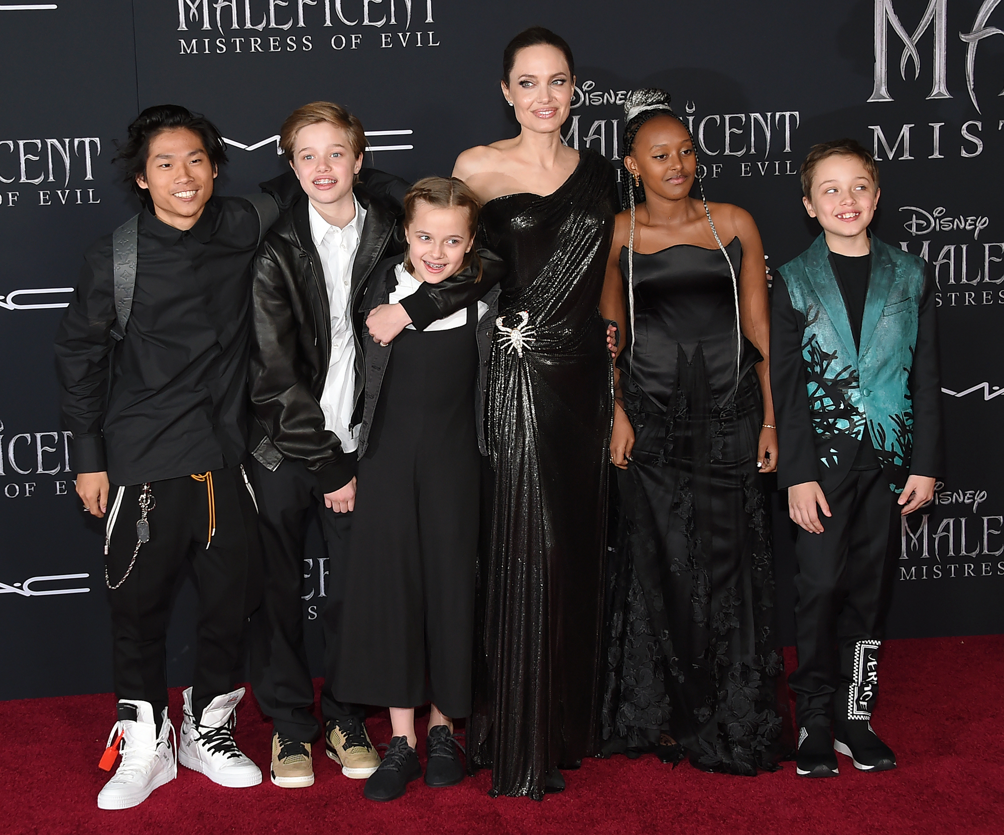 Angelina Jolie con sus hijos y sin Brad Pitt en el preestreno de 'Maléfica'