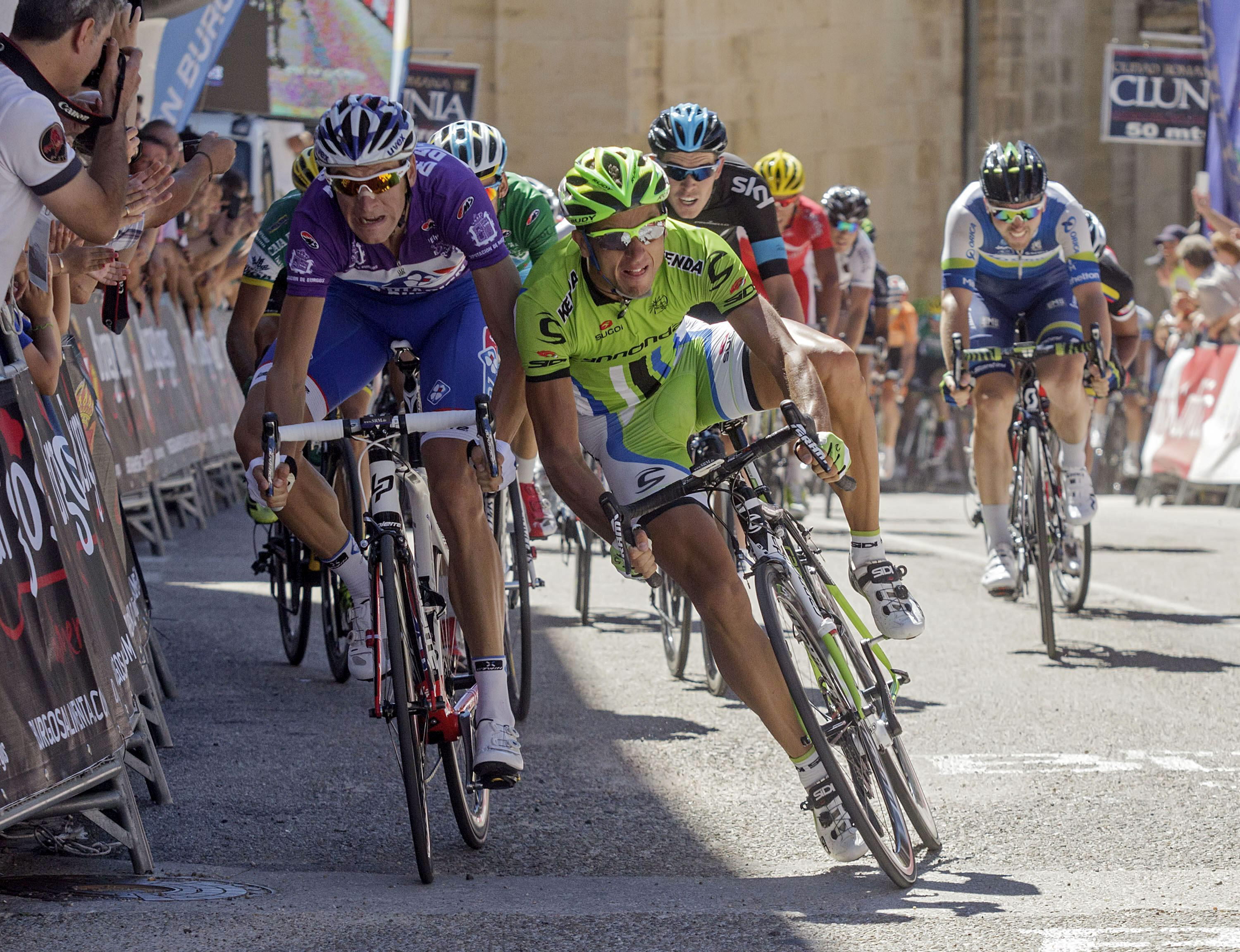 Anthony Roux se impone en la cuarta etapa tras la descalificación de Ratto
