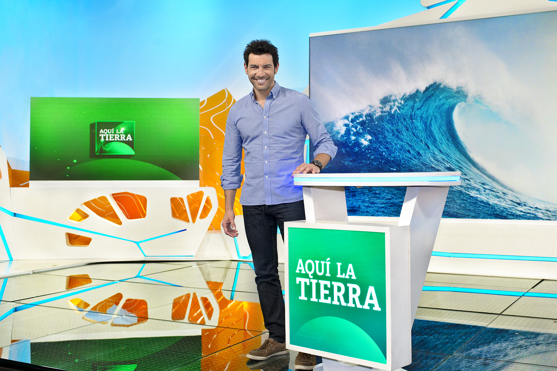 'Aquí la tierra' continúa en verano con Quico Taronjí al frente y