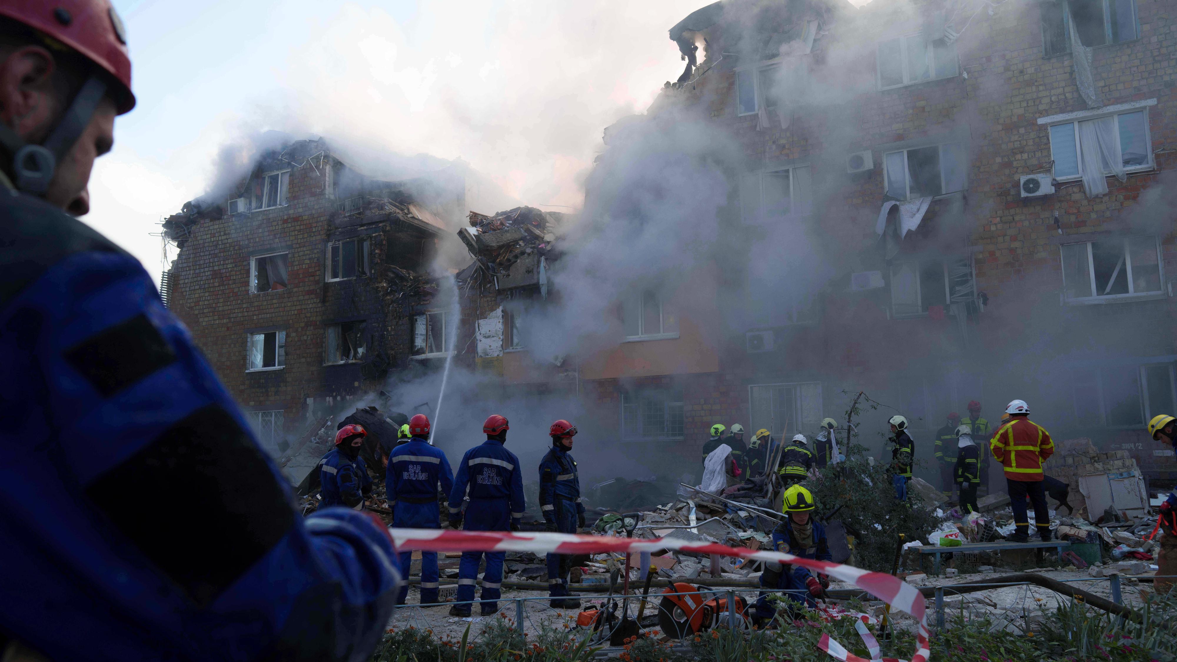 Un ataque ruso en Kiev deja 12 muertos y daña la delegación de la Unión Europea en la capital ucraniana