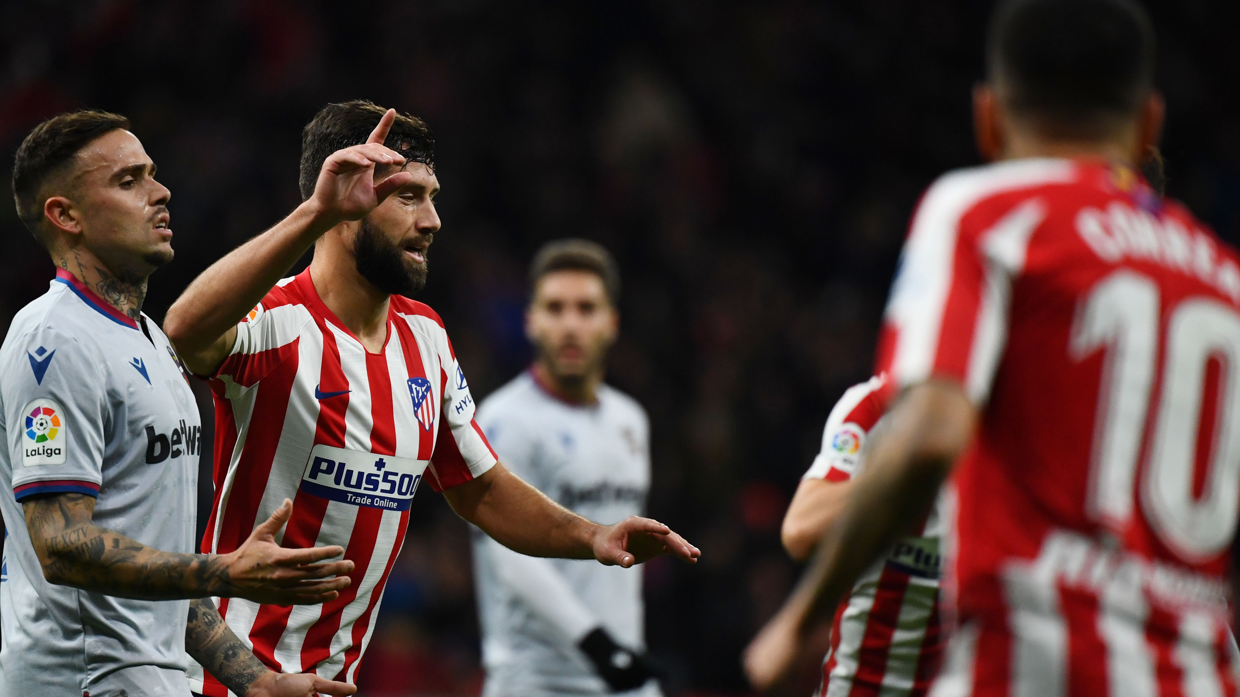 Liga - El Atlético acaba la primera vuelta tercero tras vencer al Levante