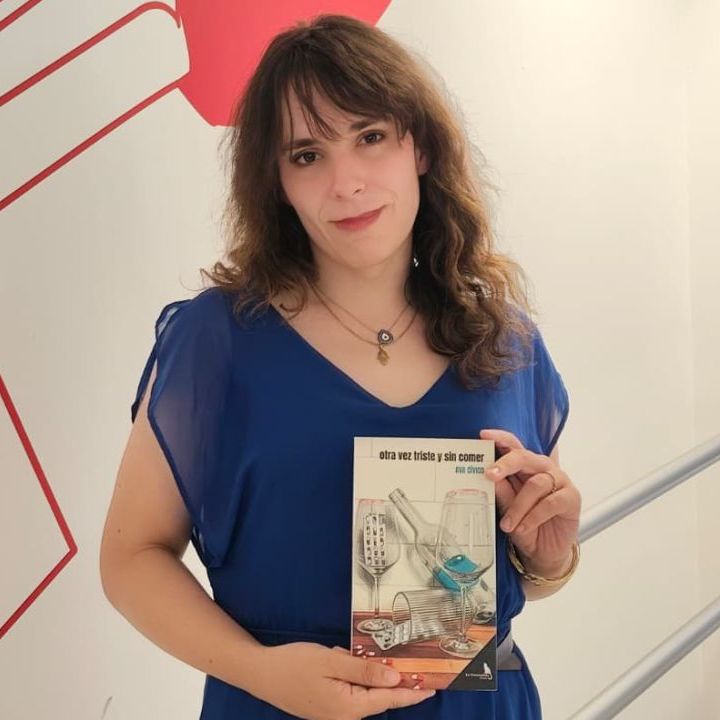 El Ojo Crítico - Ava Cívico presenta “otra vez triste y sin comer”