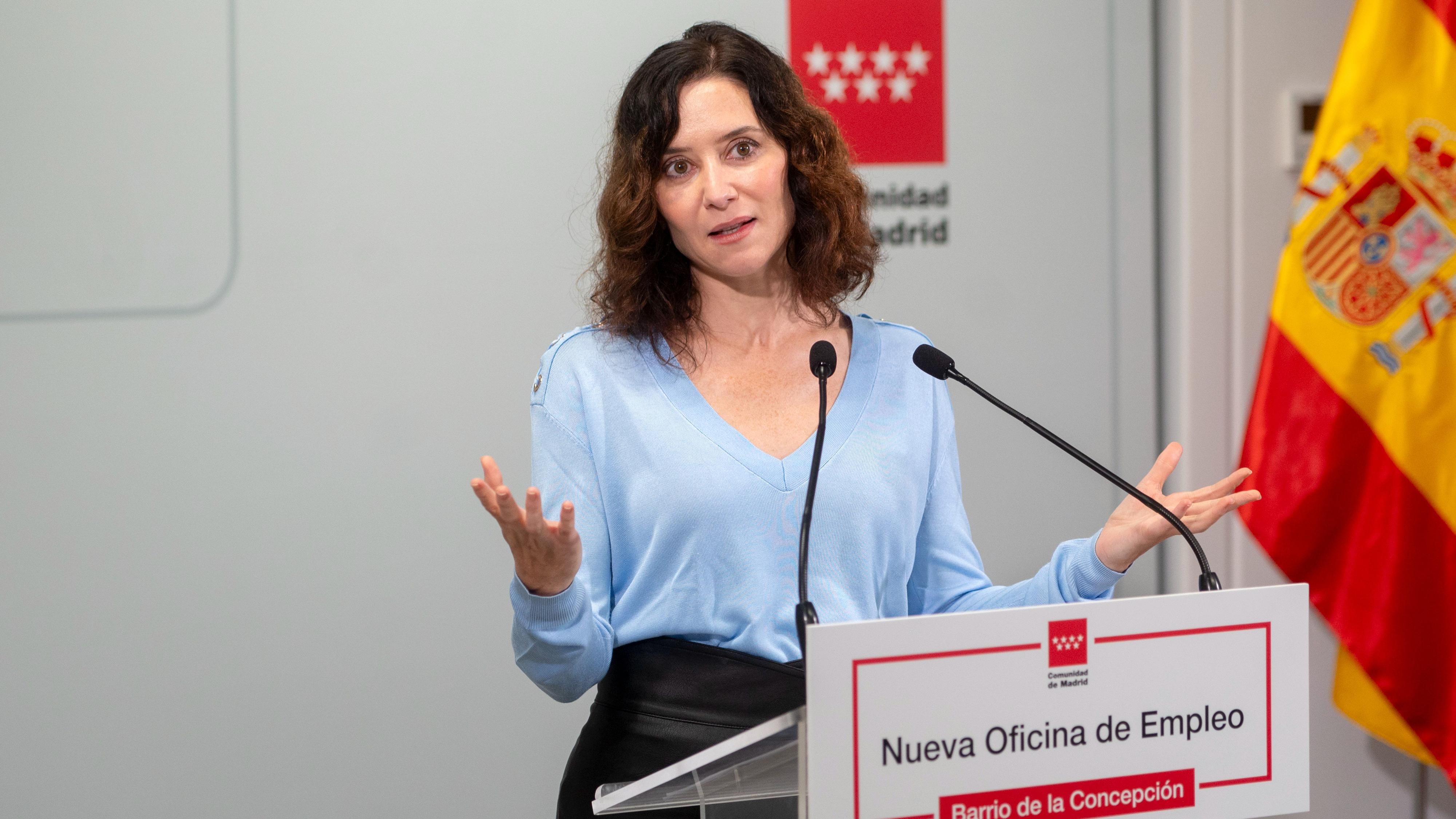 Ayuso acusa a Sánchez de "dinamitar la Constitución" con su iniciativa sobre el aborto: "Se cree Dios"