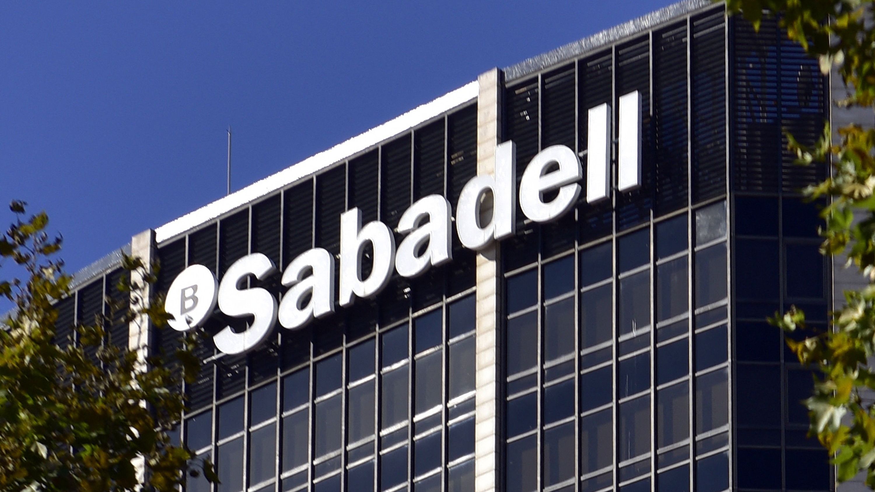 Banc Sabadell marca rècord: 1.400 milions de benefici i tanca la porta a noves fusions Banc Sabadell marca rècord: 1.400 milions de benefici i tanca la porta a noves fusions