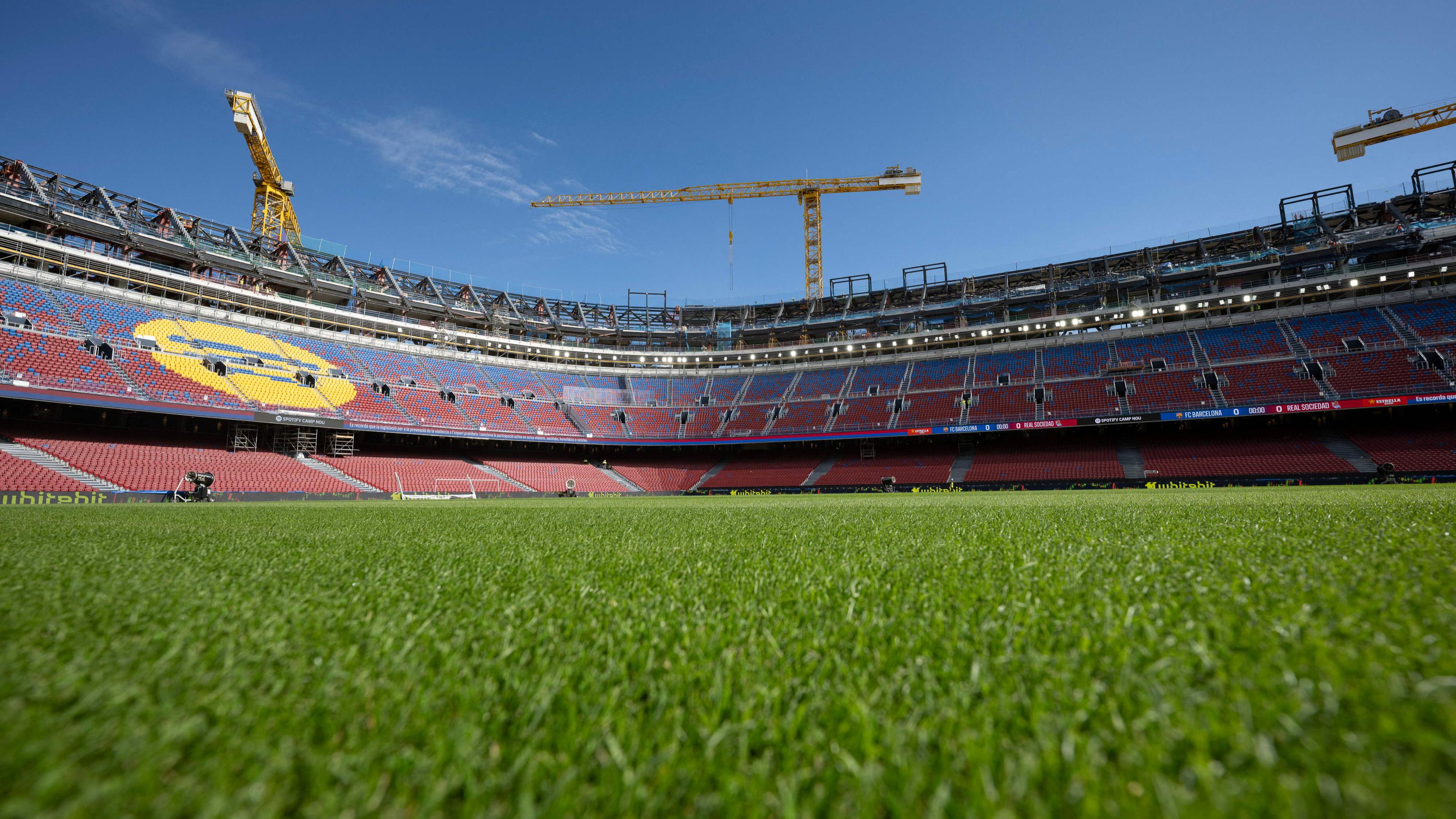 El Barça tendrá que jugar en Montjuic ante el Olympiacos al seguir sin los permisos necesarios para reabrir el Camp Nou