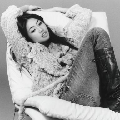 180 grados - Beabadoobee ft The Marías, Bunbury, The Animeros y Robyn - 16/03/26