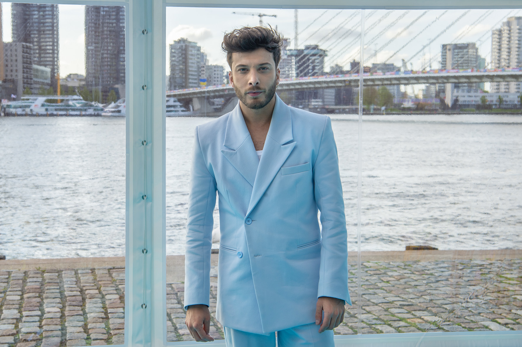 Blas Cantó en la alfombra turquesa de Eurovisión 2021 Blas Cantó en la alfombra turquesa de Eurovisión 2021