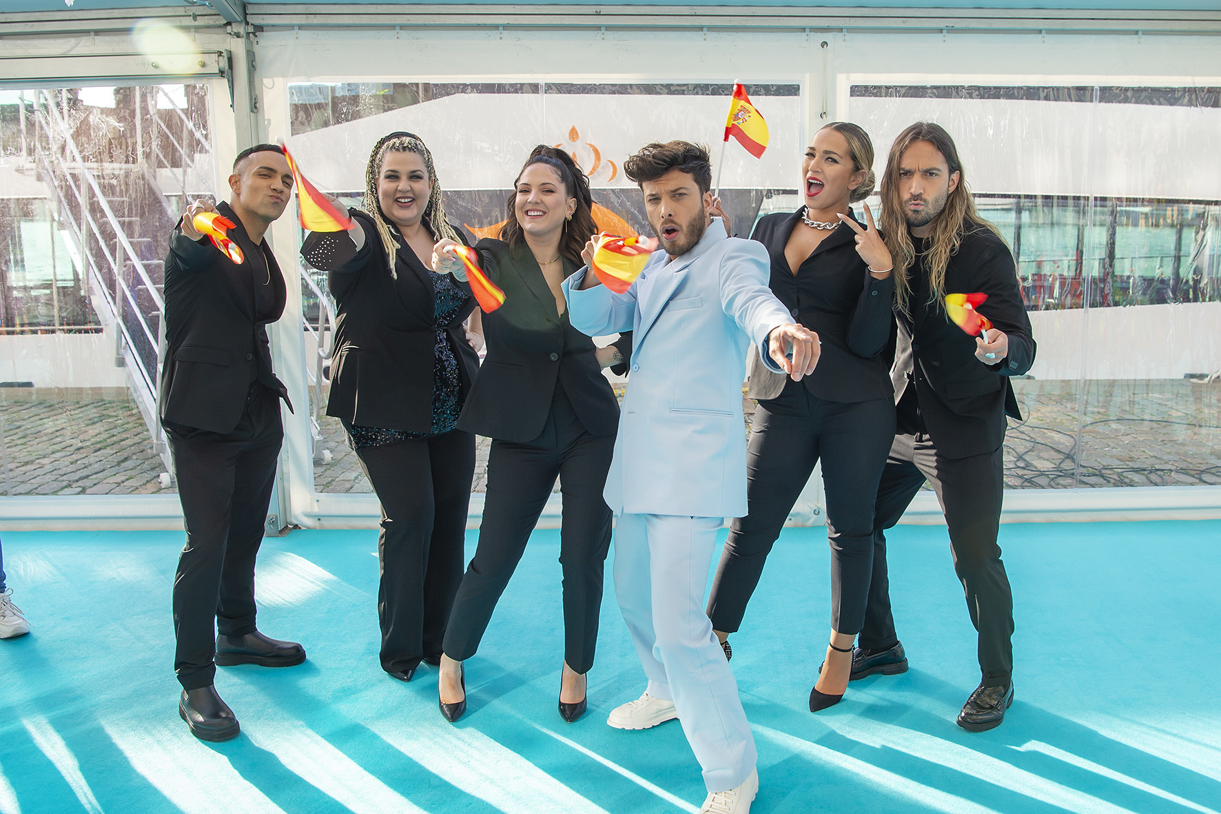 Blas Cantó junto a sus coristas: Héctor Artiles, Irene Alman, Daira Monzón, Alba Gil y Dángelo Ortega Blas Cantó junto a sus coristas: Héctor Artiles, Irene Alman, Daira Monzón, Alba Gil y Dángelo Ortega