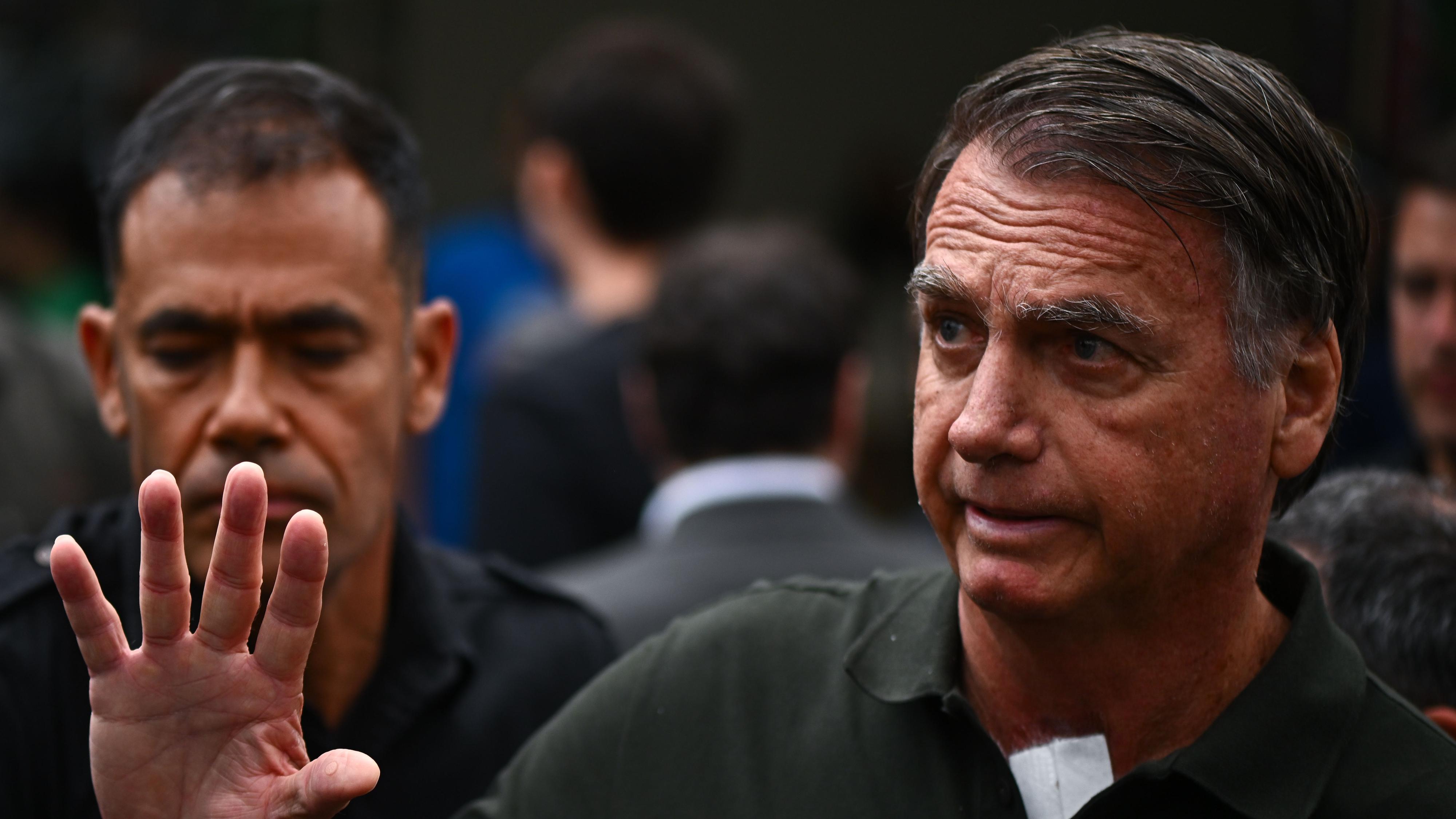 Bolsonaro deja la prisión domiciliaria para ser trasladado a un hospital por una emergencia médica