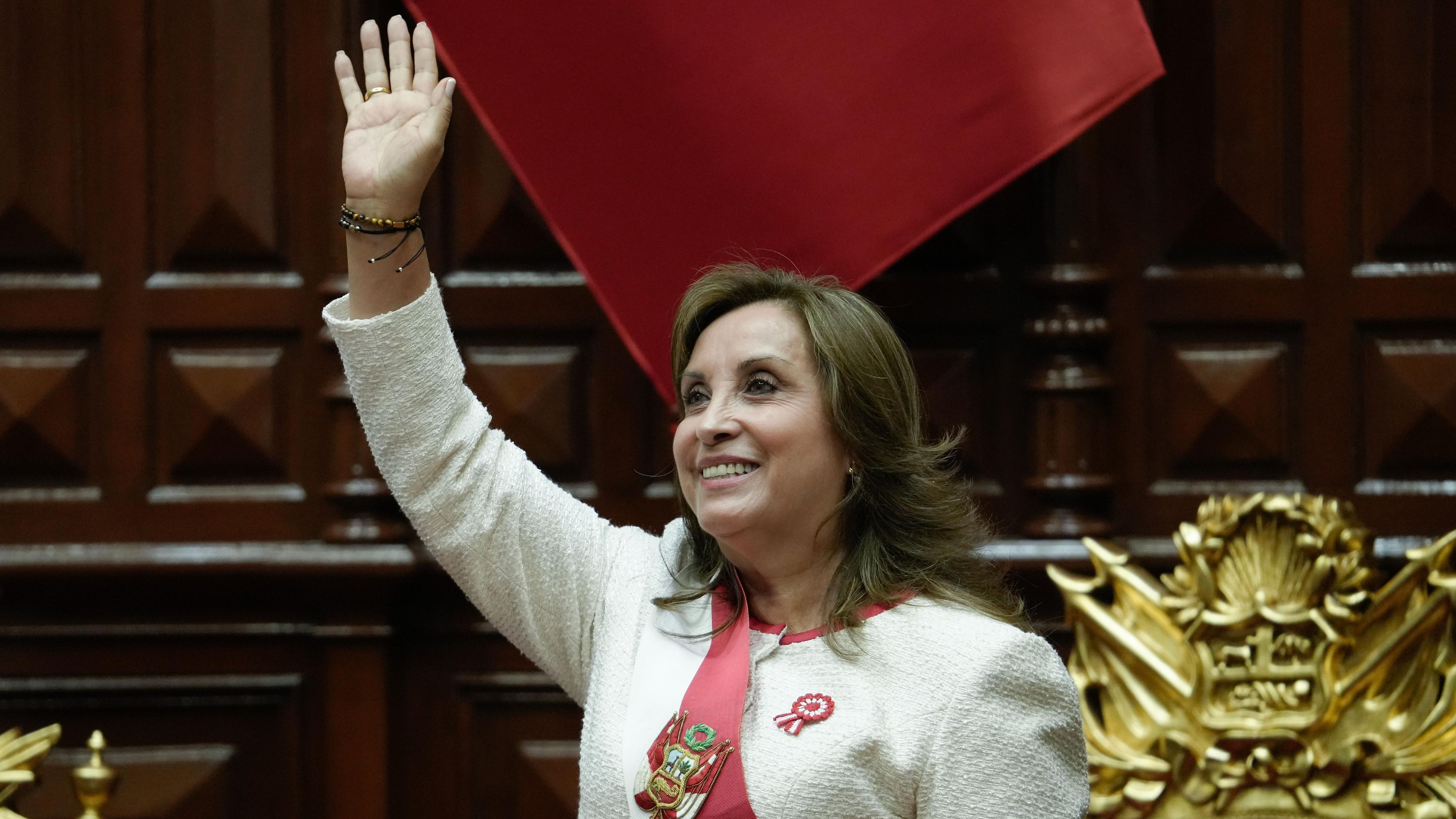 El Congreso de Perú destituye a la presidenta Dina Boluarte