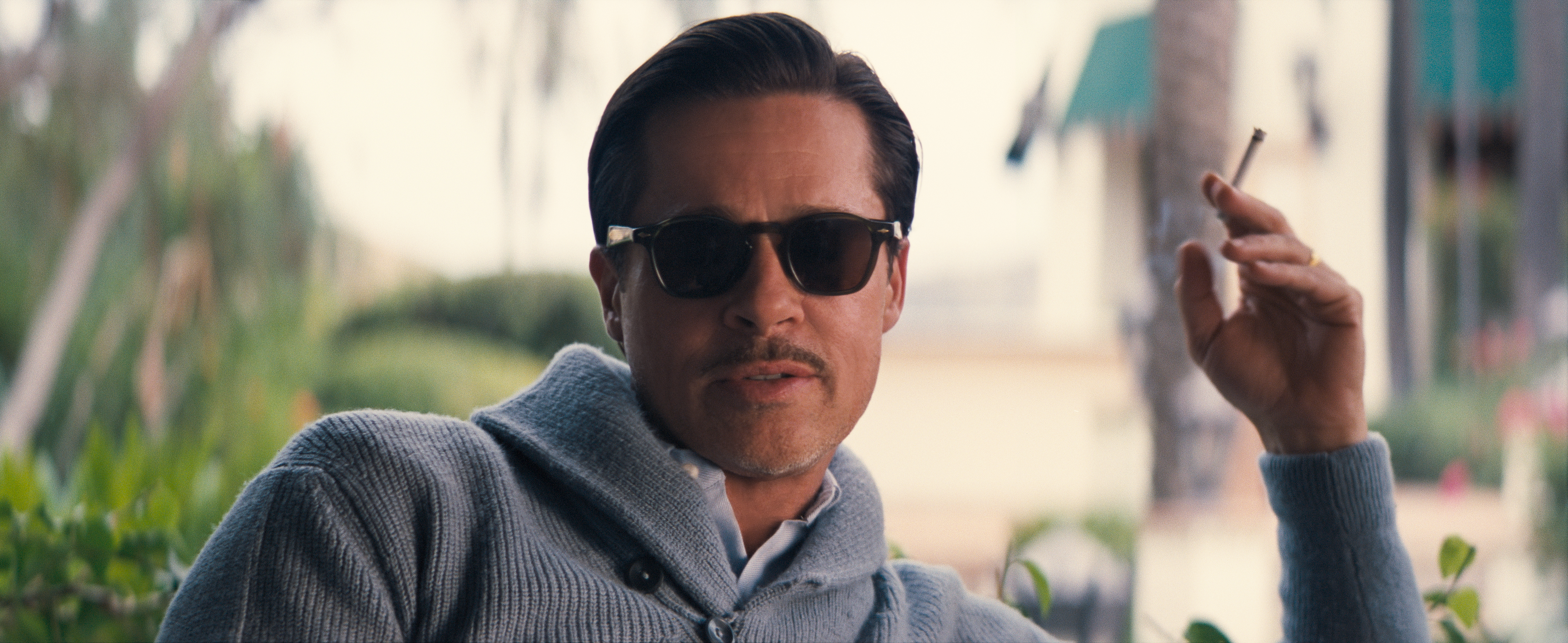 Brad Pitt como Jack Conrad, una suma de John Gilbert, Clark Gable y Douglas Fairbanks.