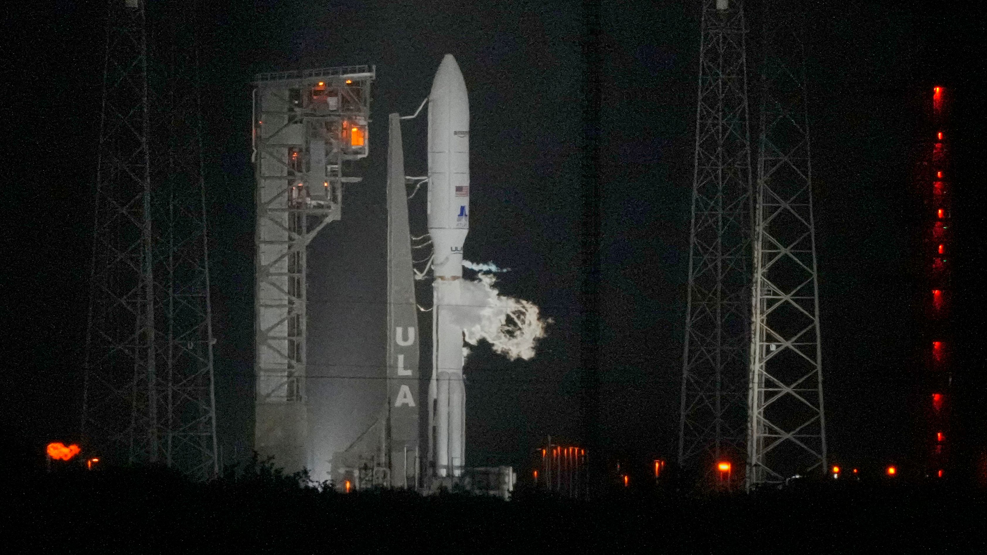 Cancelan el despegue de los primeros satélites de Amazon