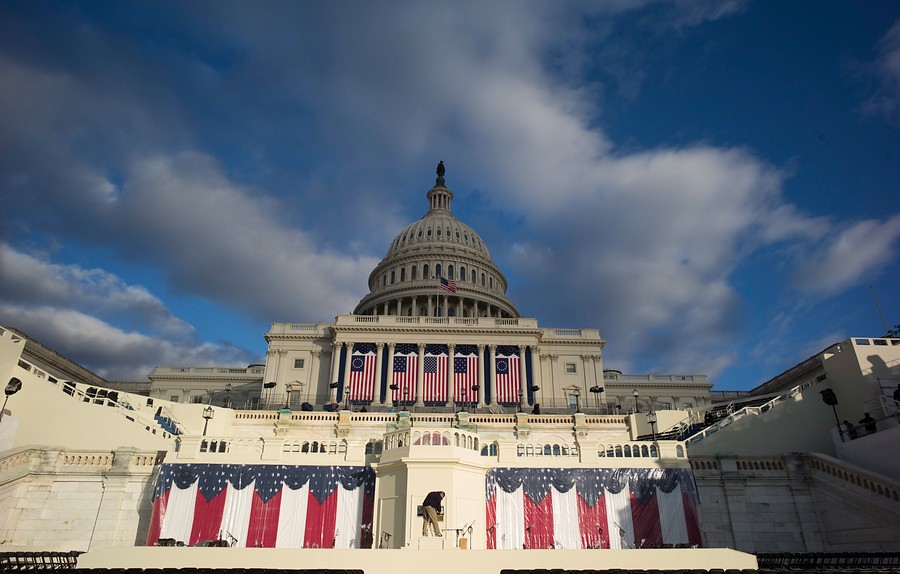El Capitolio preparado para la ceremonia de investidura