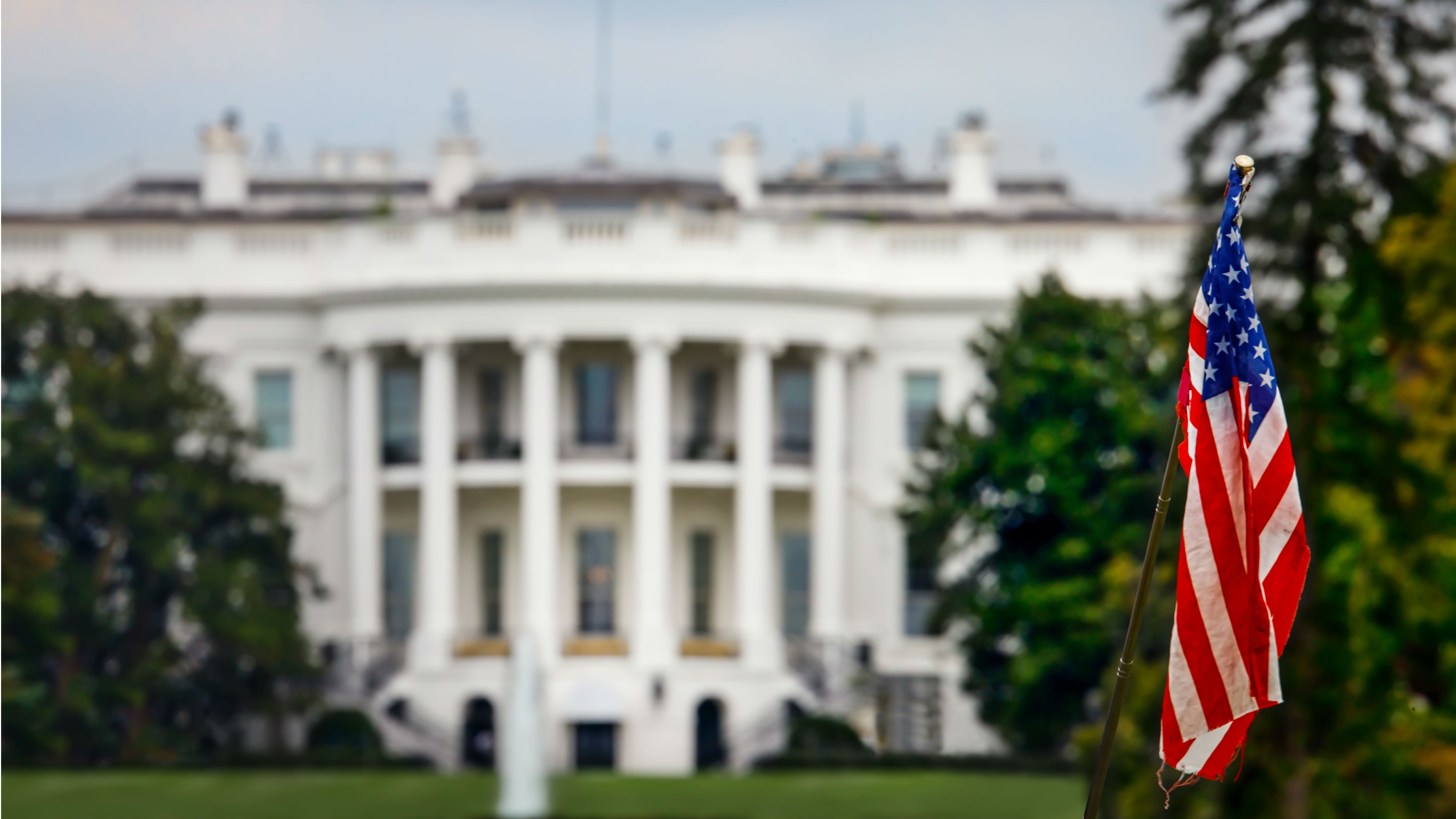 La casa blanca presionó para manipular información sobre rusia para no ofender a trump, según un funcionario