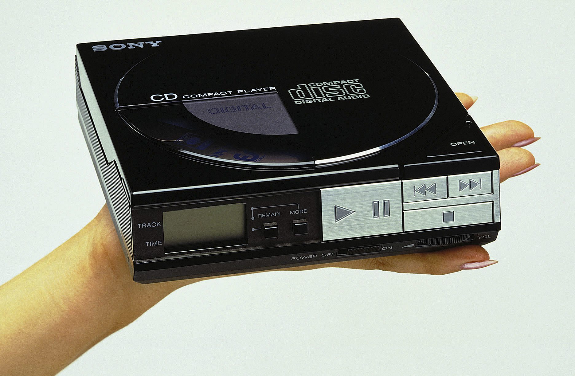 Discman, fue el primer reproductor portátil de CD creado y