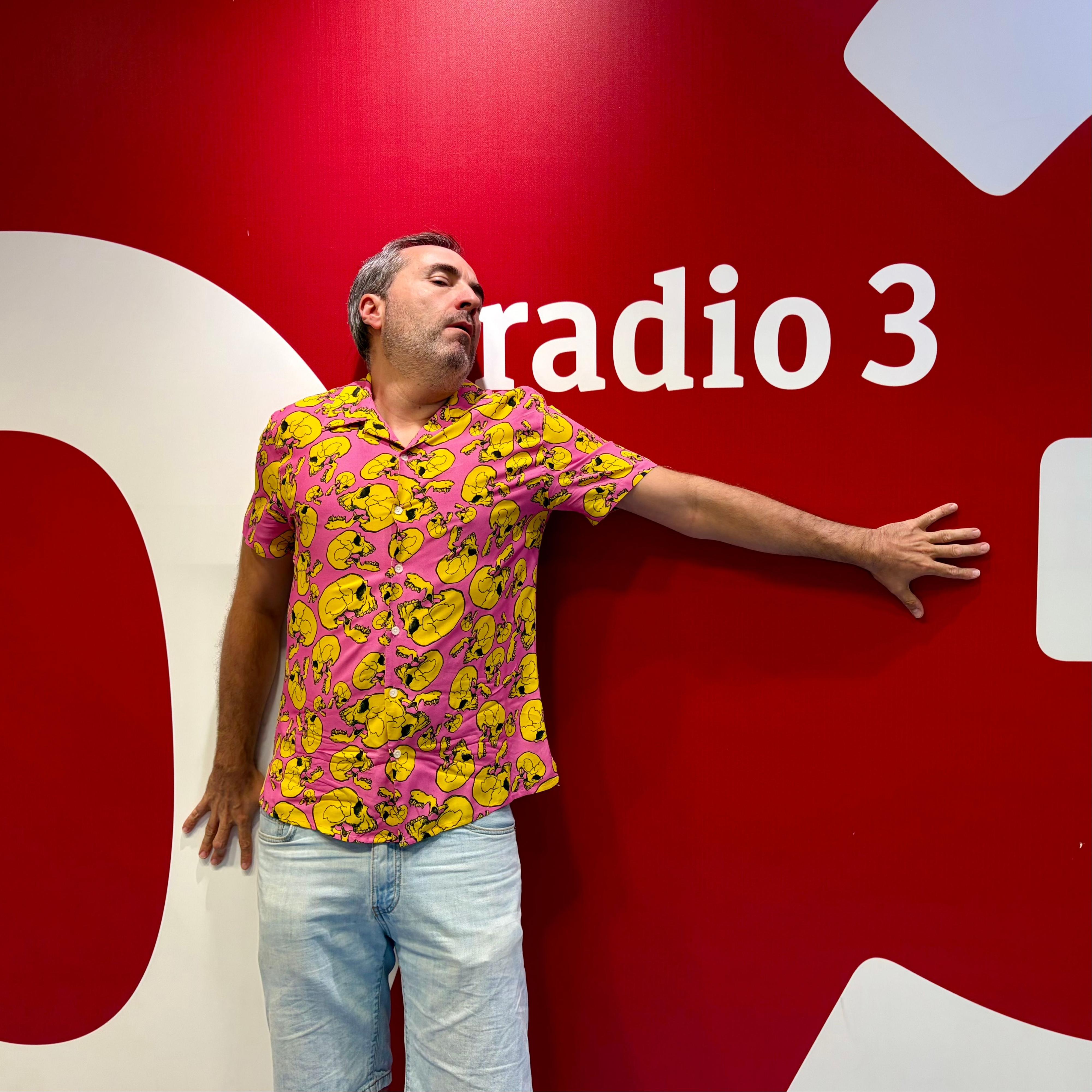 El típico programa - Una charla con Raúl Pérez: vuelve nuestro caricato favorito - 18/07/26 episode artwork
