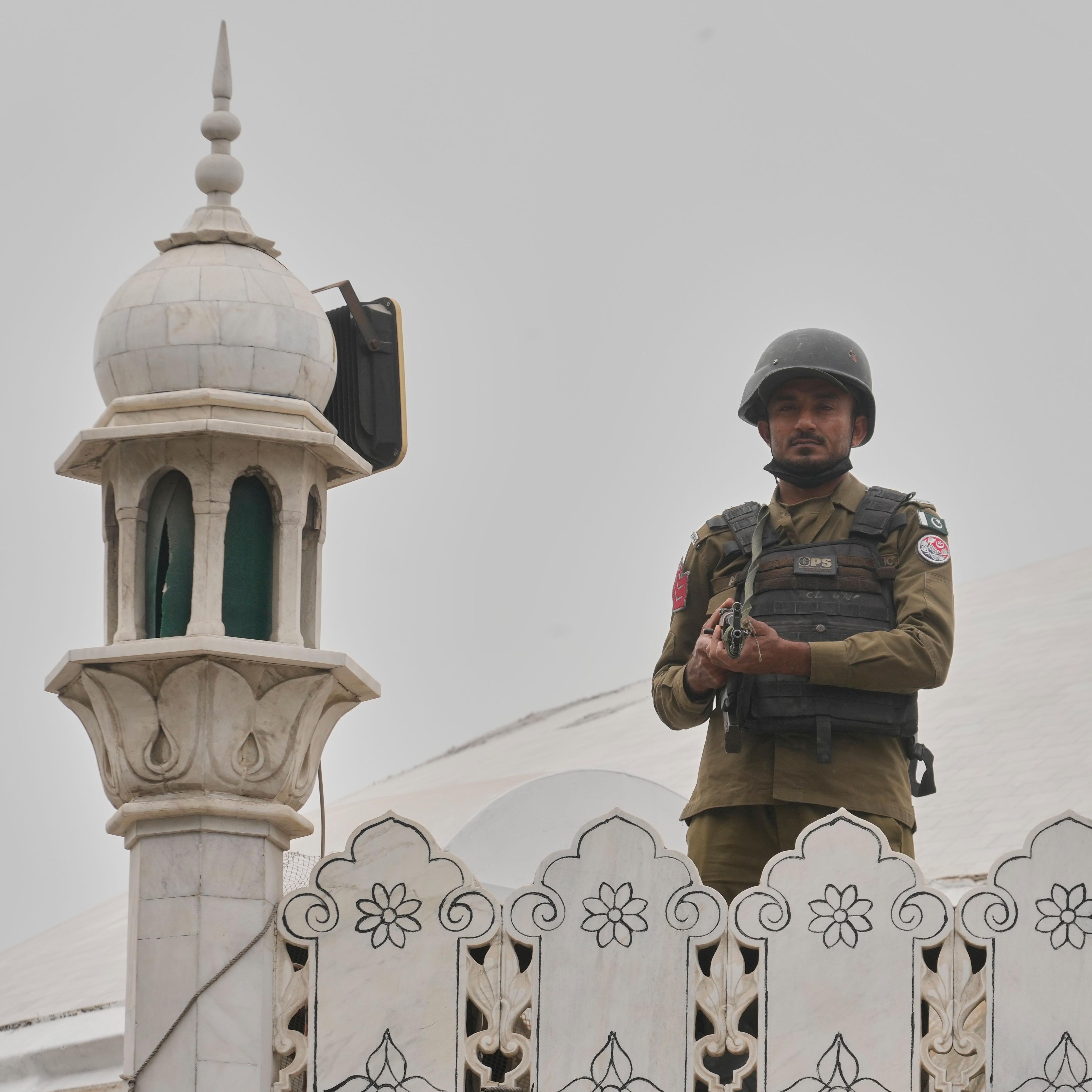 Cinco Continentes - ¿Qué explica la "guerra abierta" entre Pakistán y Afganistán?