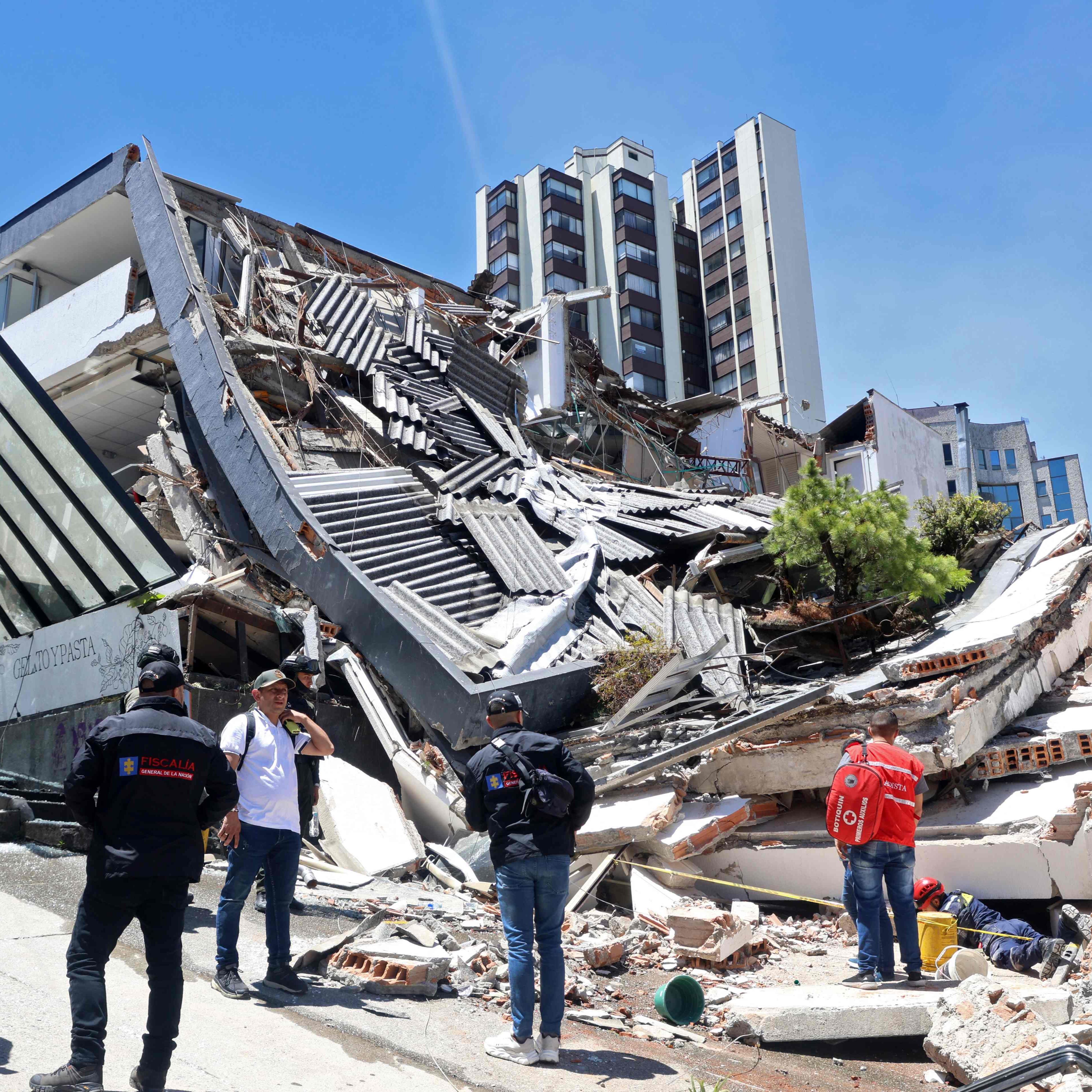 Cinco Continentes - Un fuerte terremoto sacude Colombia