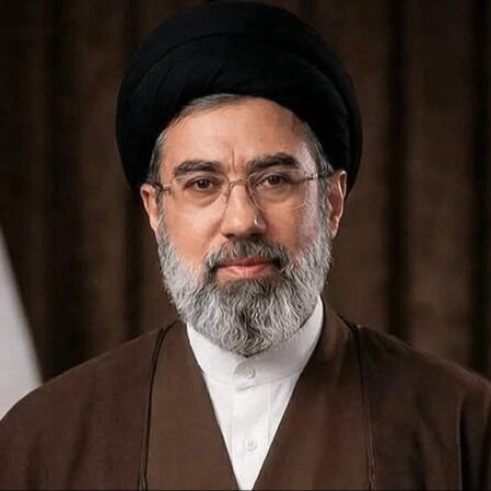 Cinco continentes - El nuevo líder supremo iraní llama a "vengar la sangre de los mártires" en su primer discurso