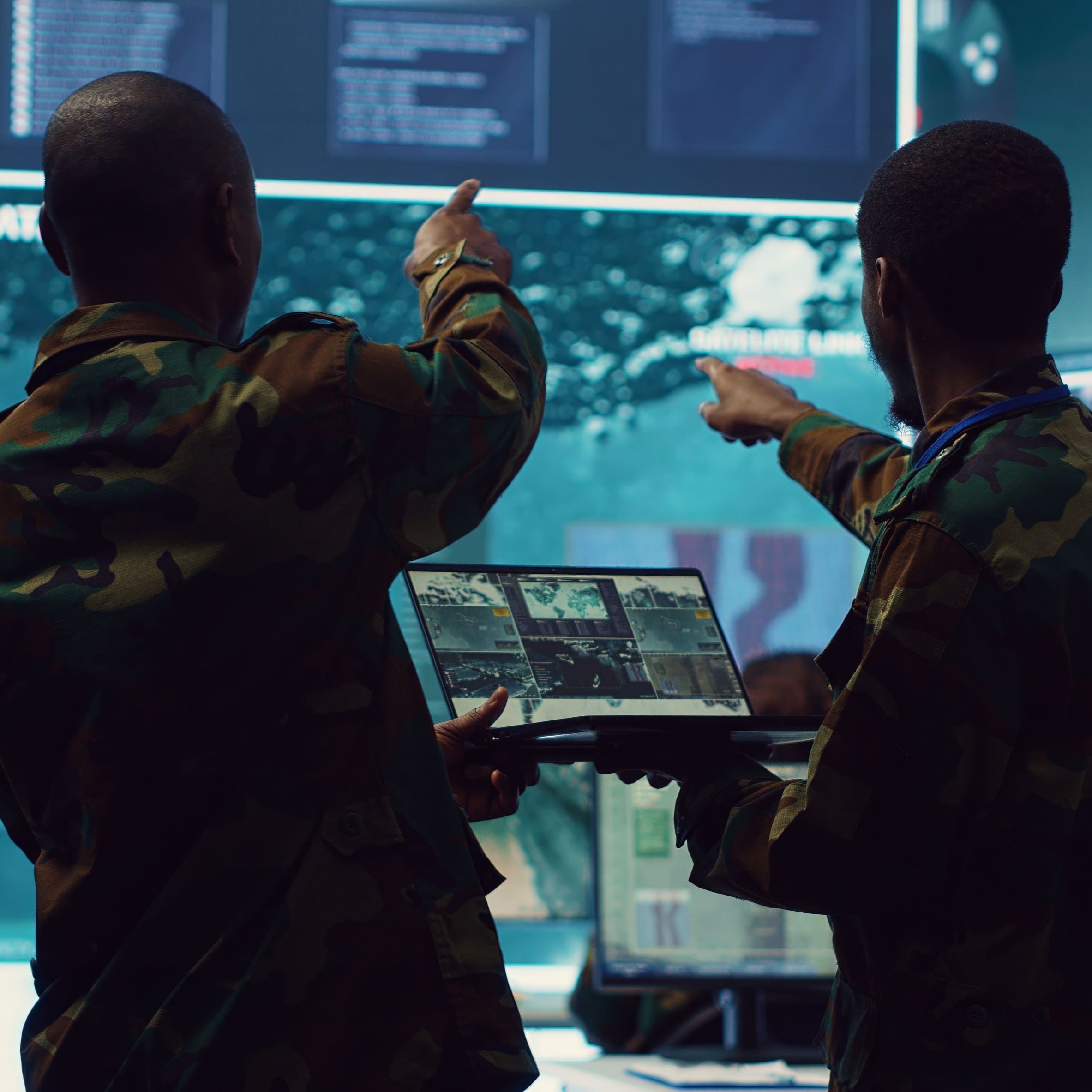 Código Crystal - De guerra multinodal y fallos de seguridad - 18/07/26 episode artwork