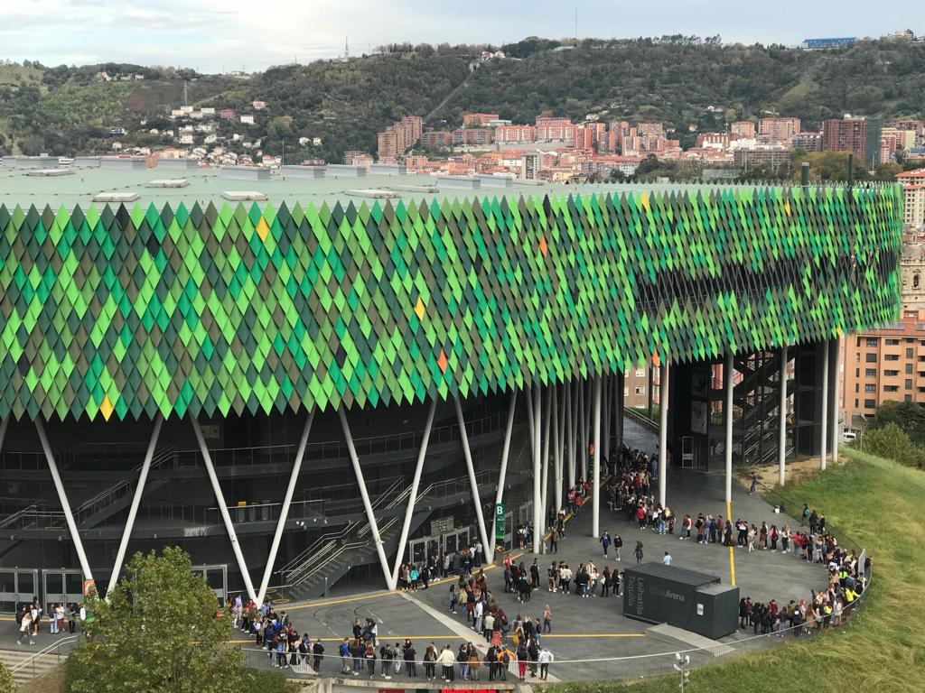 La cola llegaba hasta el exterior del Bilbao Arena Miribilla La cola llegaba hasta el exterior del Bilbao Arena Miribilla en la Fase 1 del casting OT 2020 en Bilbao