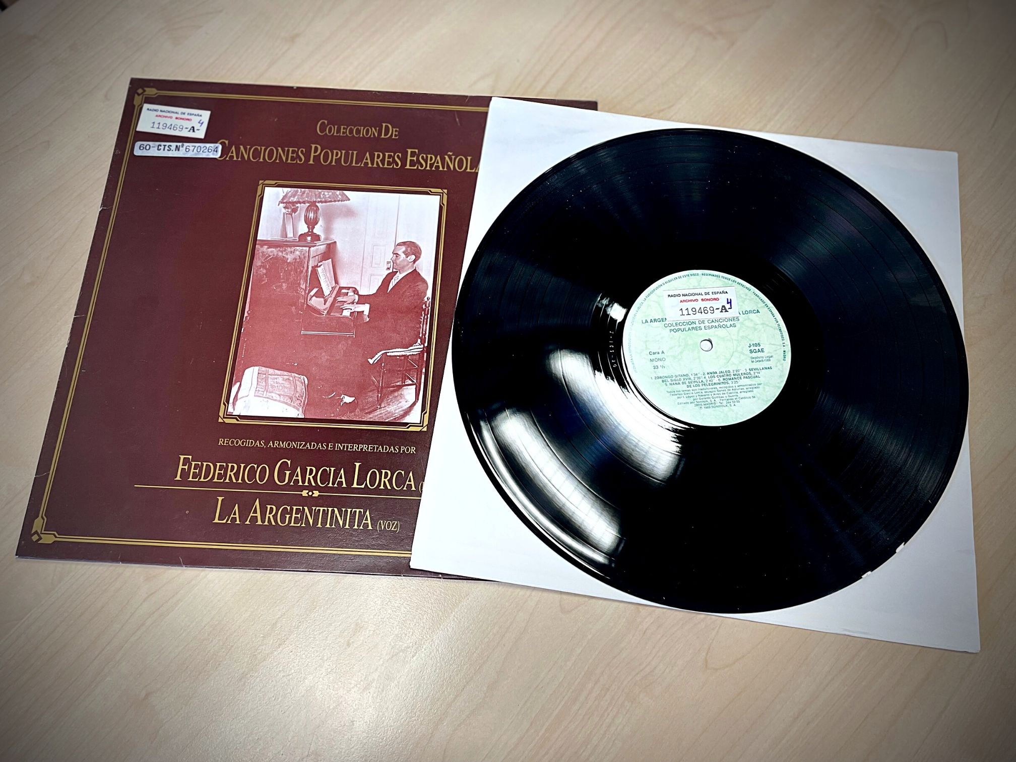 'Colección de canciones populares españolas' con Lorca y La Argentinita 'Colección de canciones populares españolas' con Federico García Lorca, piano, y La Argentinita, voz
