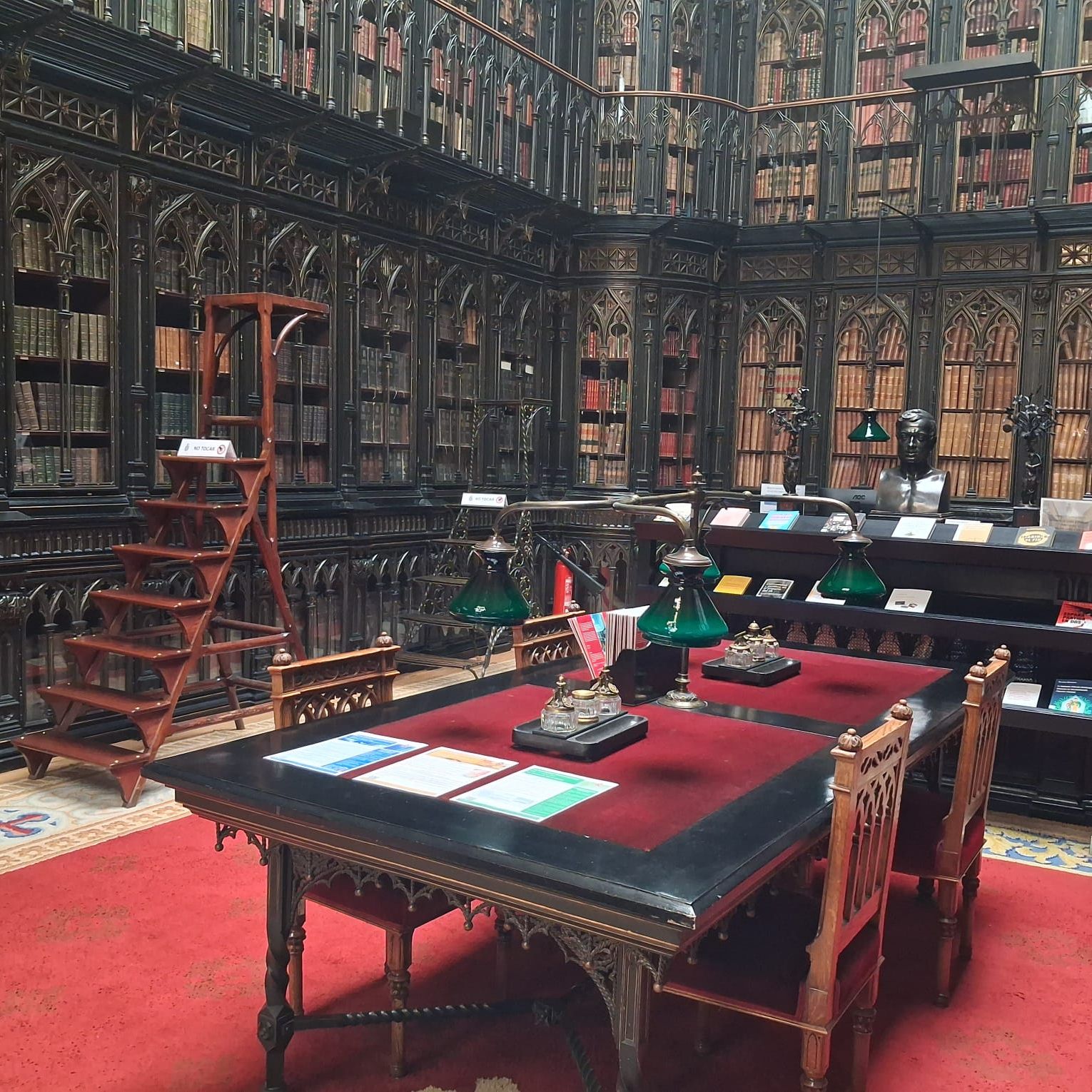 Cómo digitalizar una biblioteca histórica: el caso del Senado episode artwork