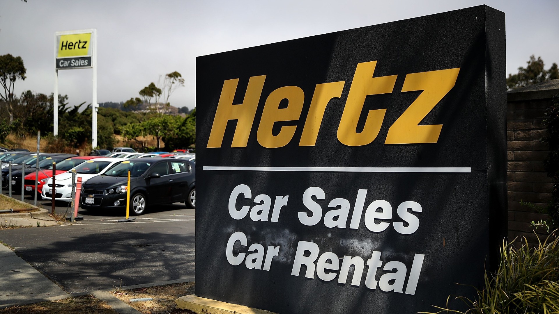 La compañía de alquiler de vehículos hertz se declara en bancarrota en ee. Uu. Y canadá
