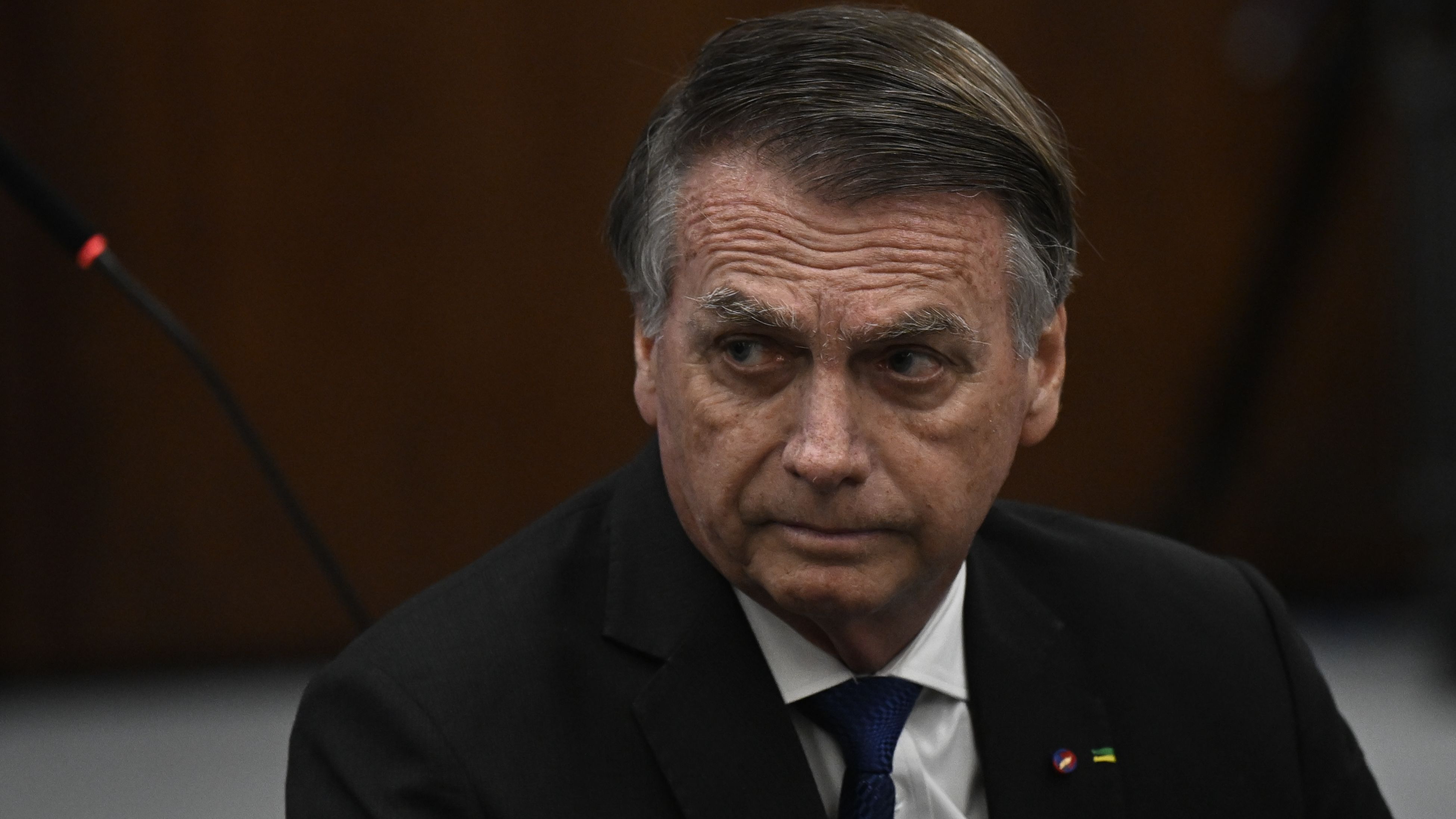 Senado de Brasil aprueba proyecto para reducir penas de Bolsonaro y golpistas