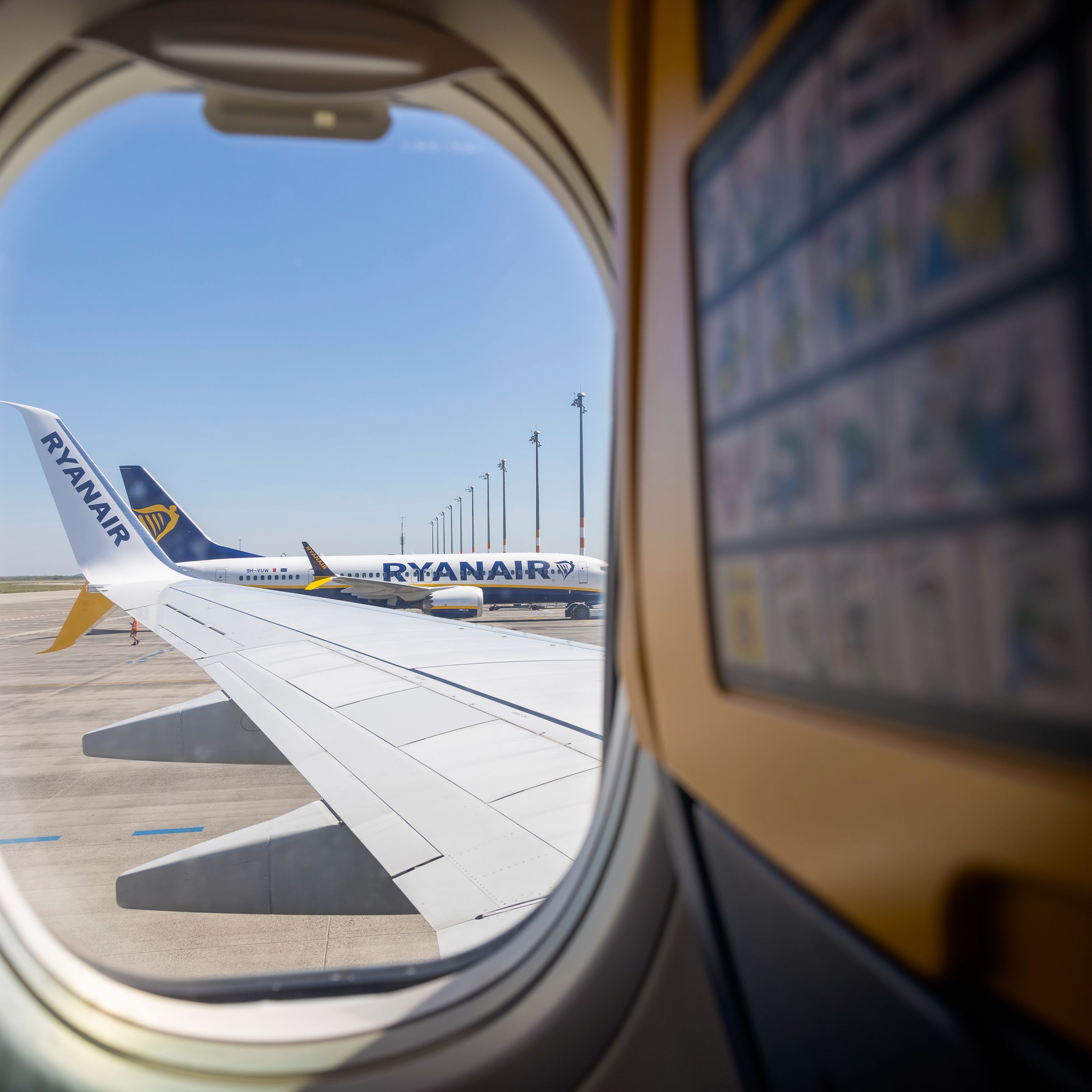 Diez minutos bien empleados - El lío con el convenio colectivo de Ryanair - 02/06/25 episode artwork