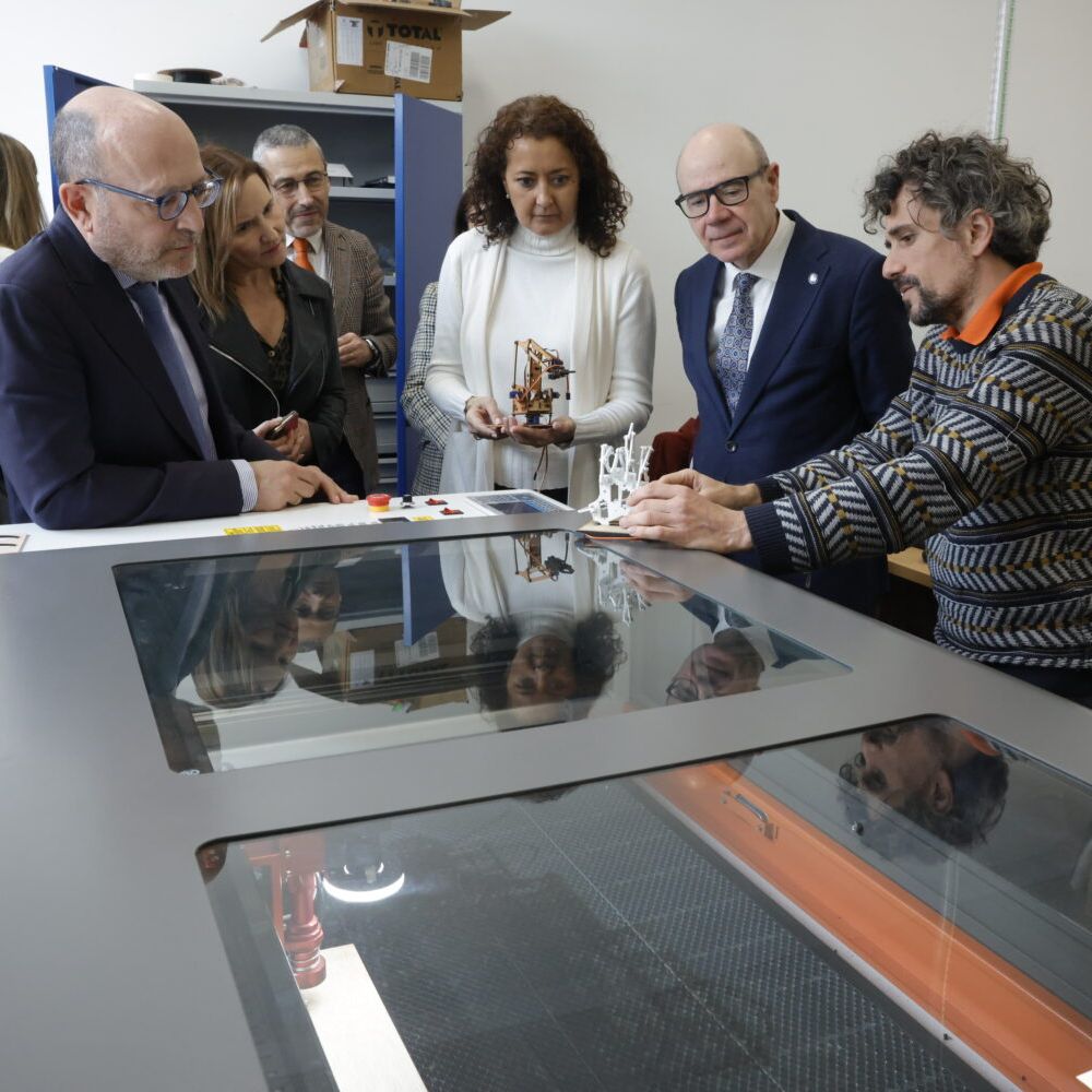 Cuaderno mayor - Apuesta por los proyectos intergeneracionales del Ayuntamiento de Madrid y la Universidad de Granada - 25/04/26