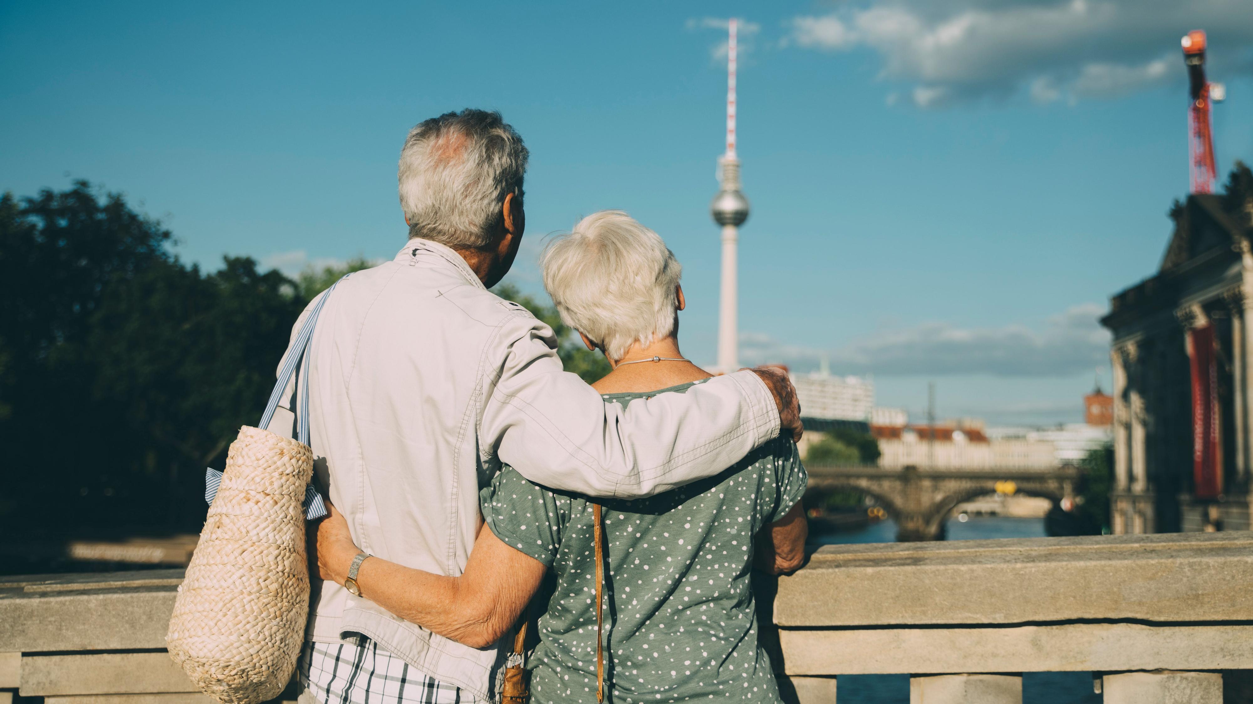 Cuando el amor llega a los 80 años: "Muchos mayores lo viven como una segunda adolescencia"