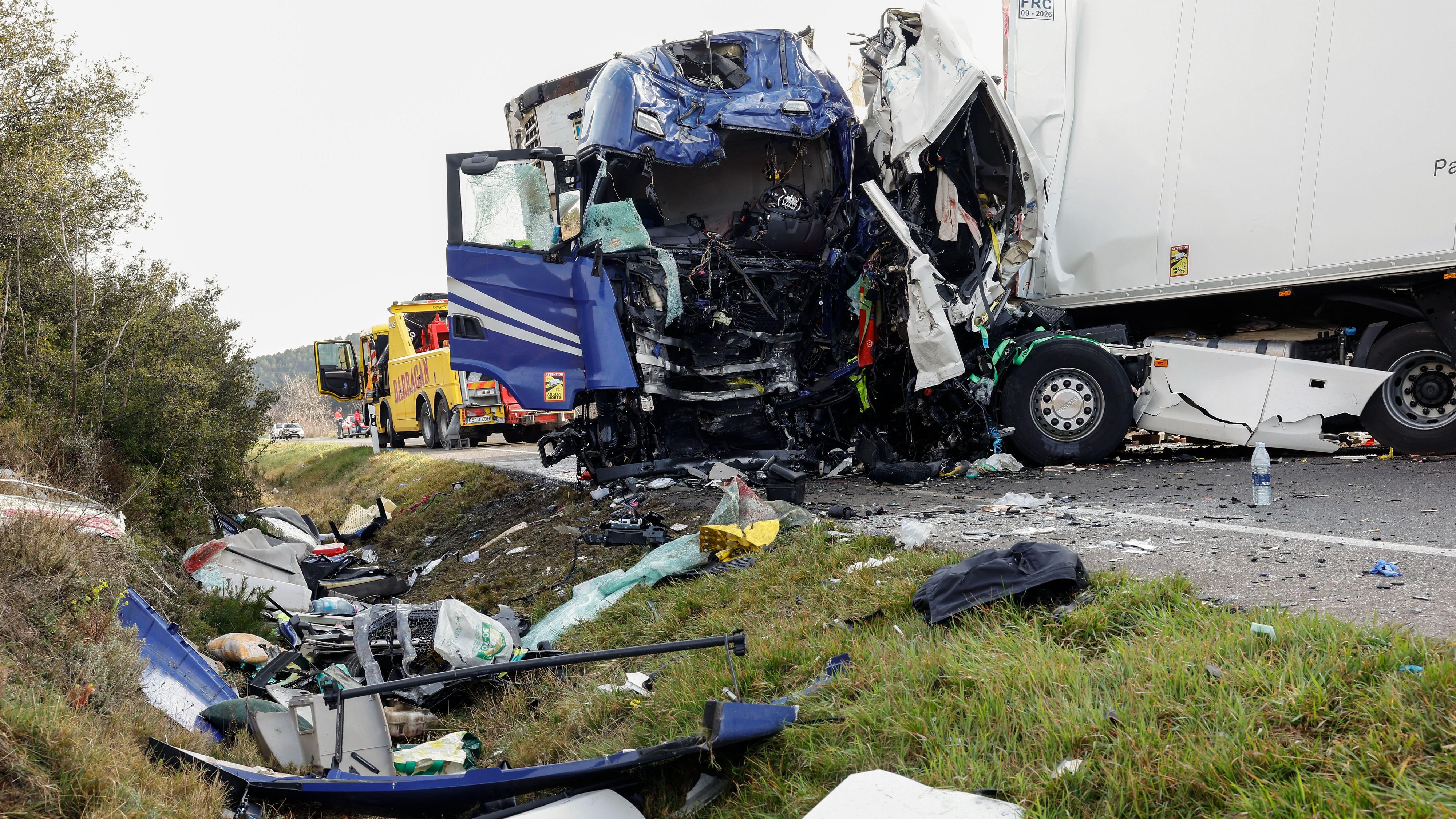 Cuatro muertos en un accidente frontal entre dos camiones en Fitero