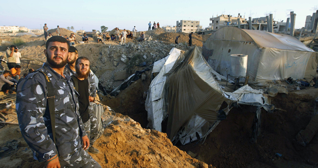 Cuatro palestinos mueren en un ataque israelí contra un túnel en el sur ...