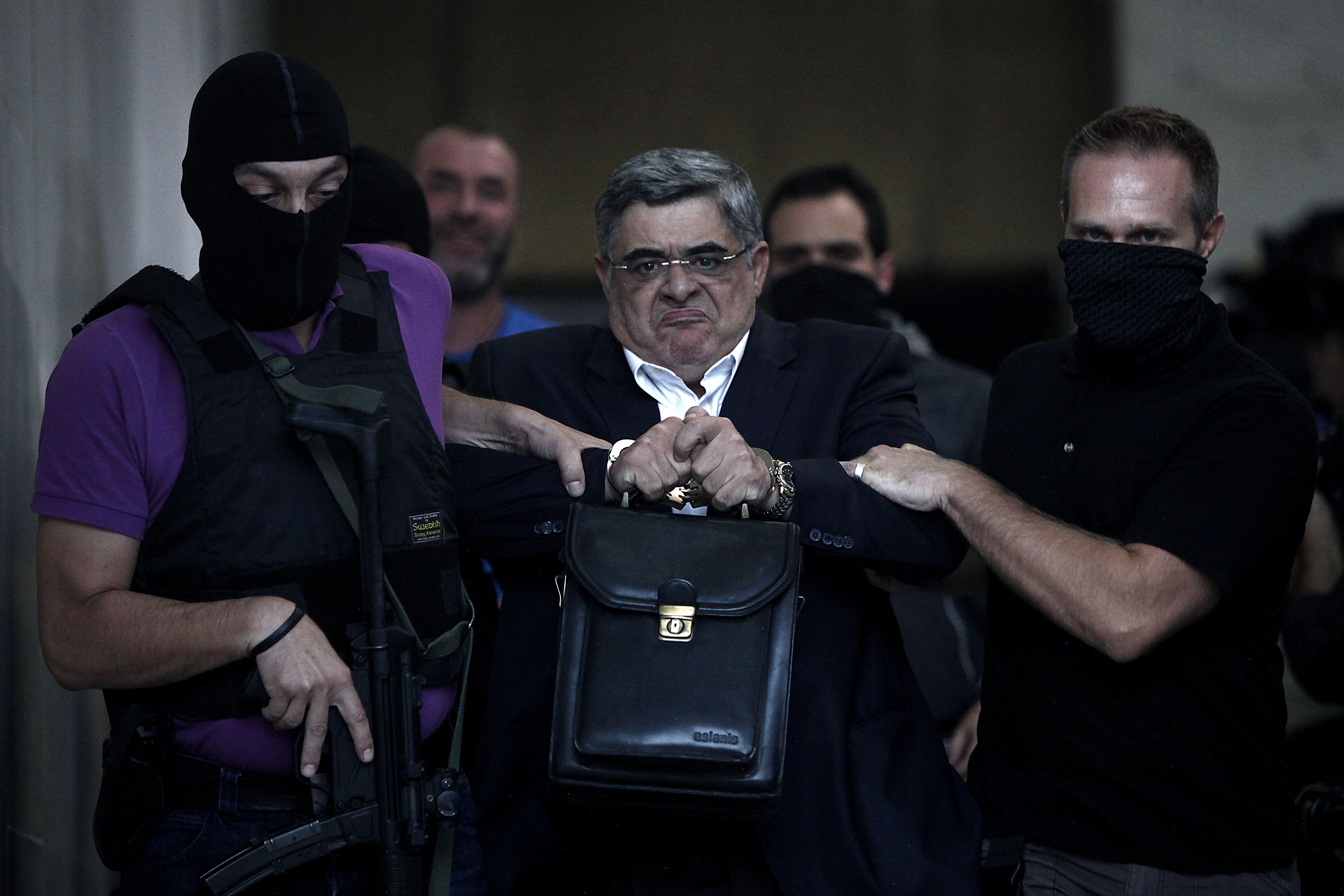La cúpula política de amanecer dorado será juzgada por varios delitos, entre ellos, asesinato