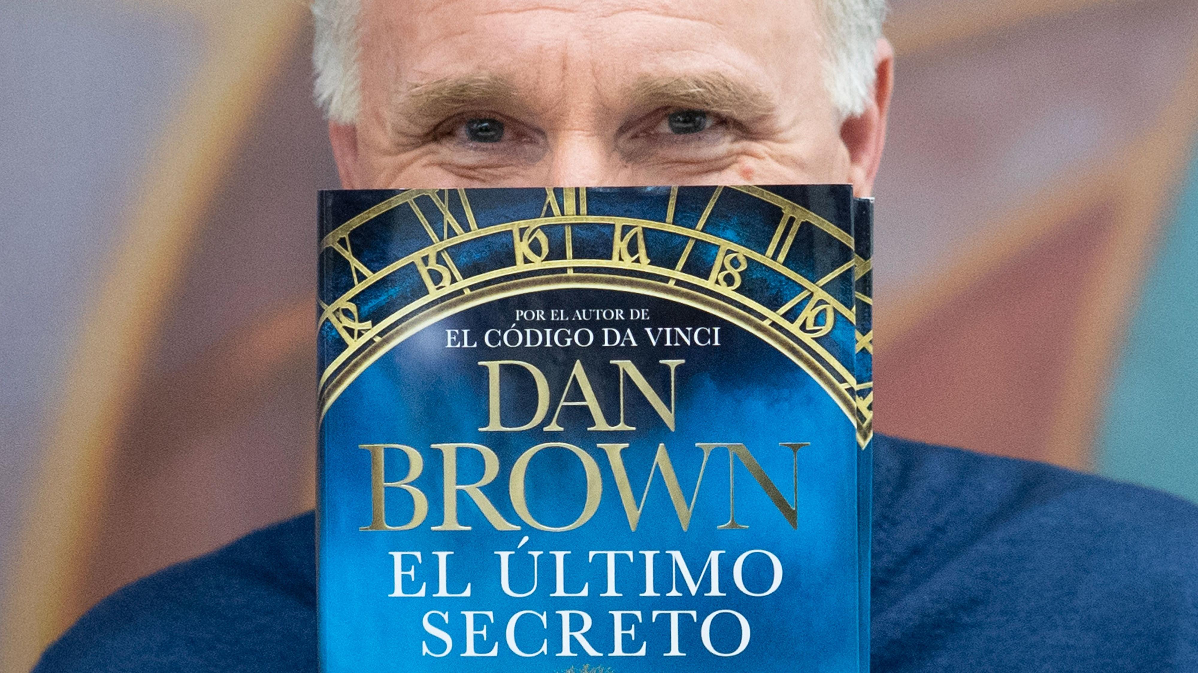 Dan Brown: "Parte de la ciencia empieza a coincidir con la religión en que la conciencia existe fuera de nuestro cuerpo"