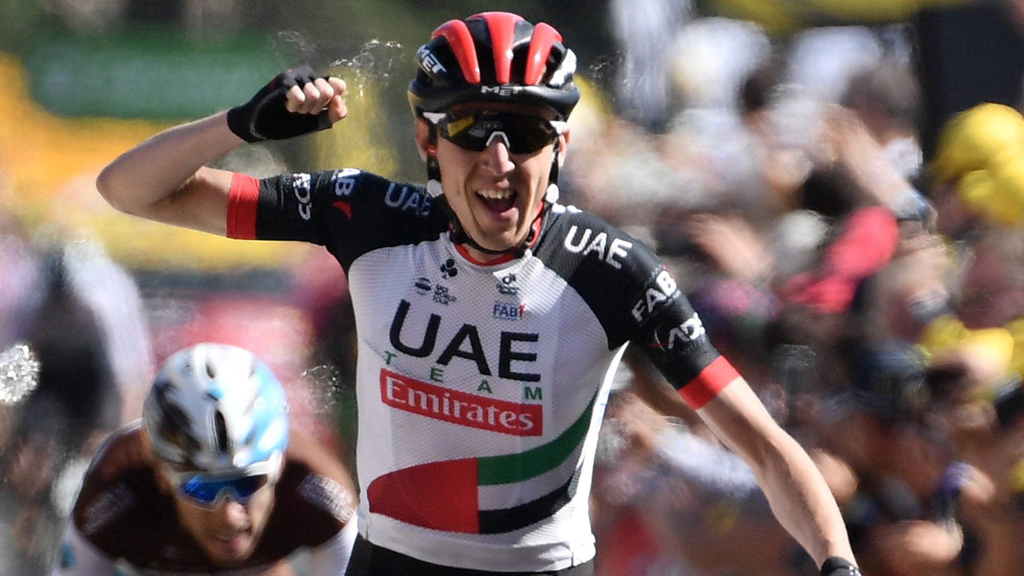 Dan martin se agranda en el mur de bretagne