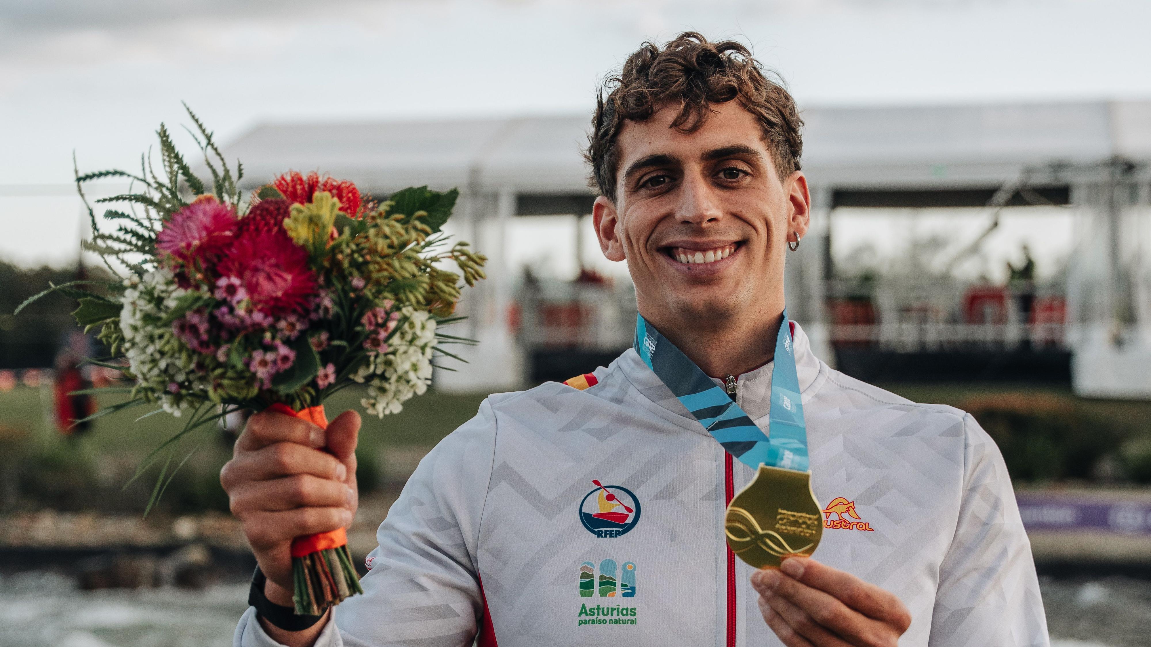 El español David Llorente se proclama campeón del mundo de Kayak Cross Contrarreloj
