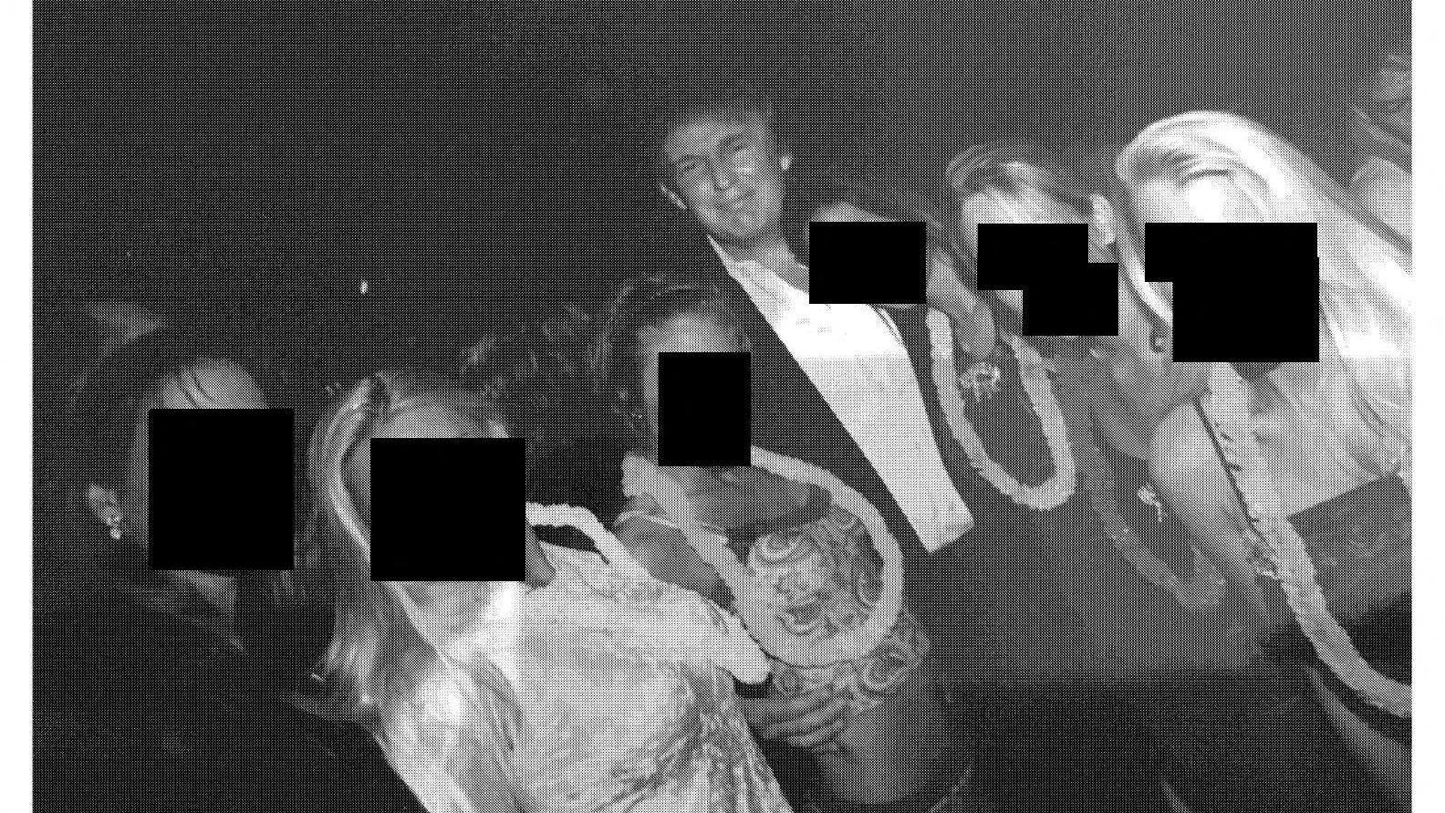Les démocrates publient des photos de Trump entouré de femmes au manoir Epstein
