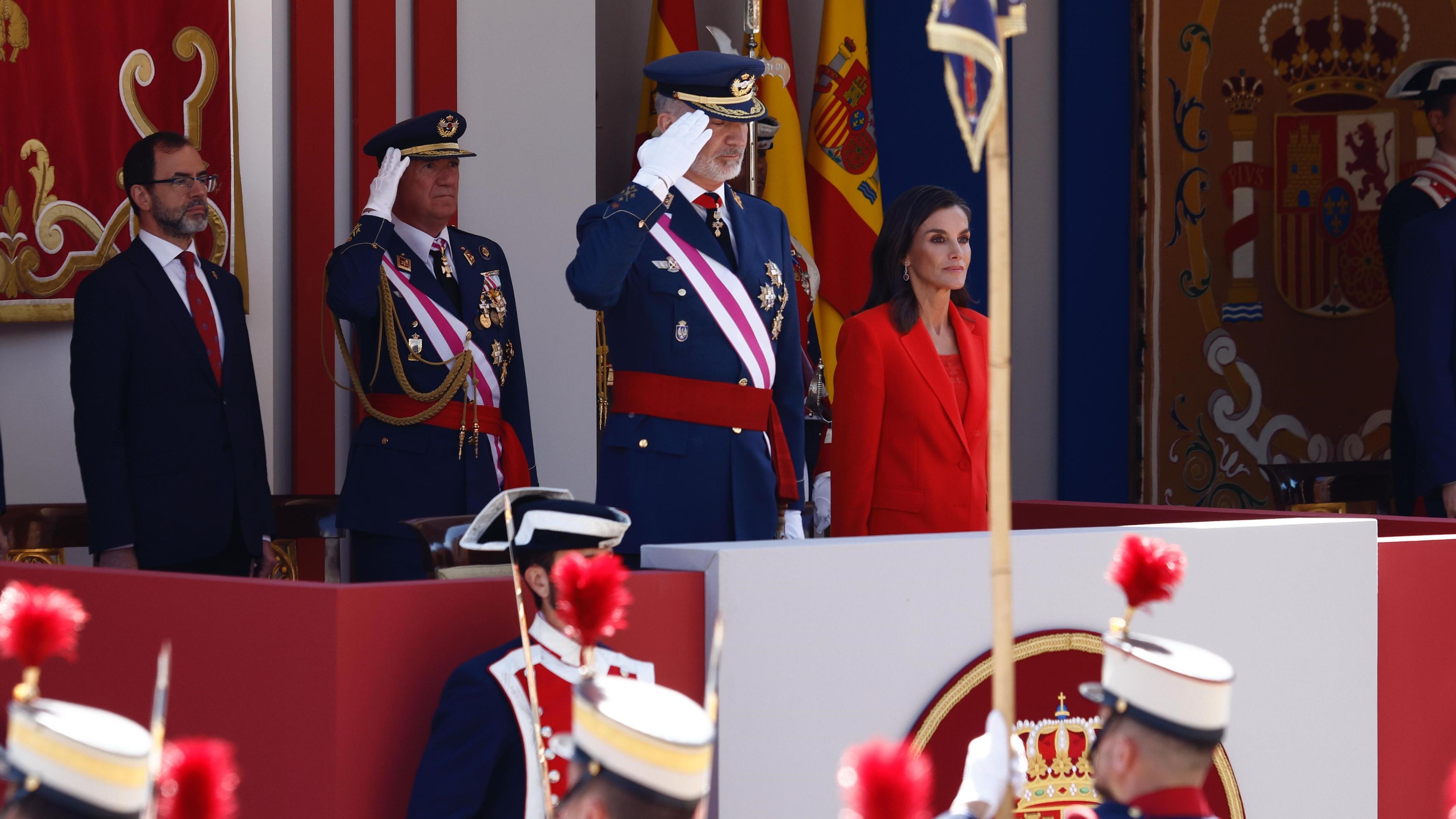 Desfile por el Día de las Fuerzas Armadas 2024 ver vídeo completo