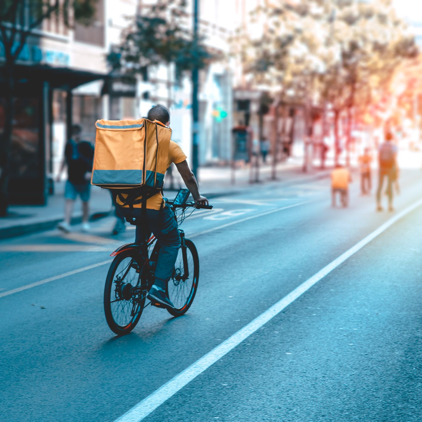 Diez minutos bien empleados - Repartiendo en Glovo por un día episode artwork