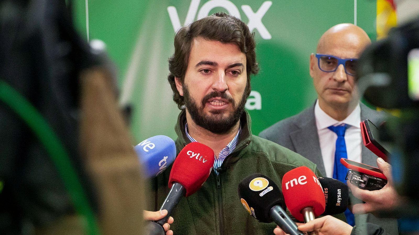 Dimite de sus cargos en Vox el exvicepresidente de Castilla y León Juan ...