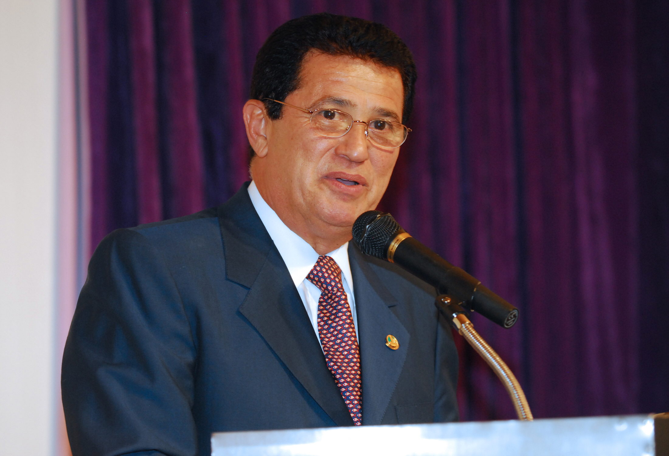 Dimite el ministro de Transportes de Brasil por denuncias de corrupción