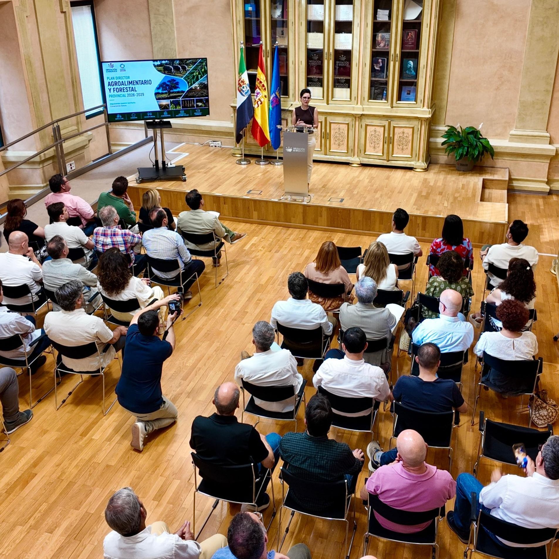 La Diputación de Badajoz presenta un plan con 7,8 millones de euros para impulsar el sector agroalimentario y forestal de la provincia episode artwork
