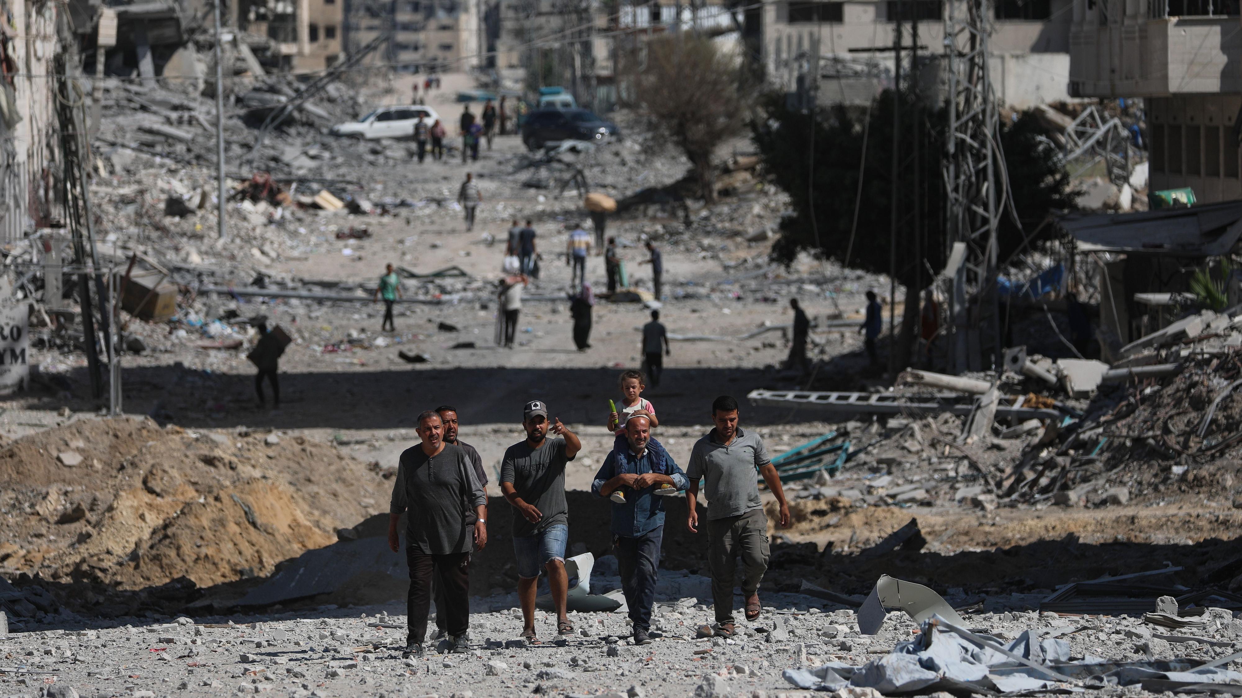 En directo, última hora del alto el fuego hoy en Gaza: Sánchez asistirá el lunes en Egipto al acto de la firma del acuerdo de paz