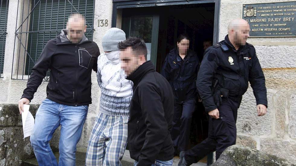Dos hombres detenidos en Pontevedra y Fuengirola por presuntos crímenes ...