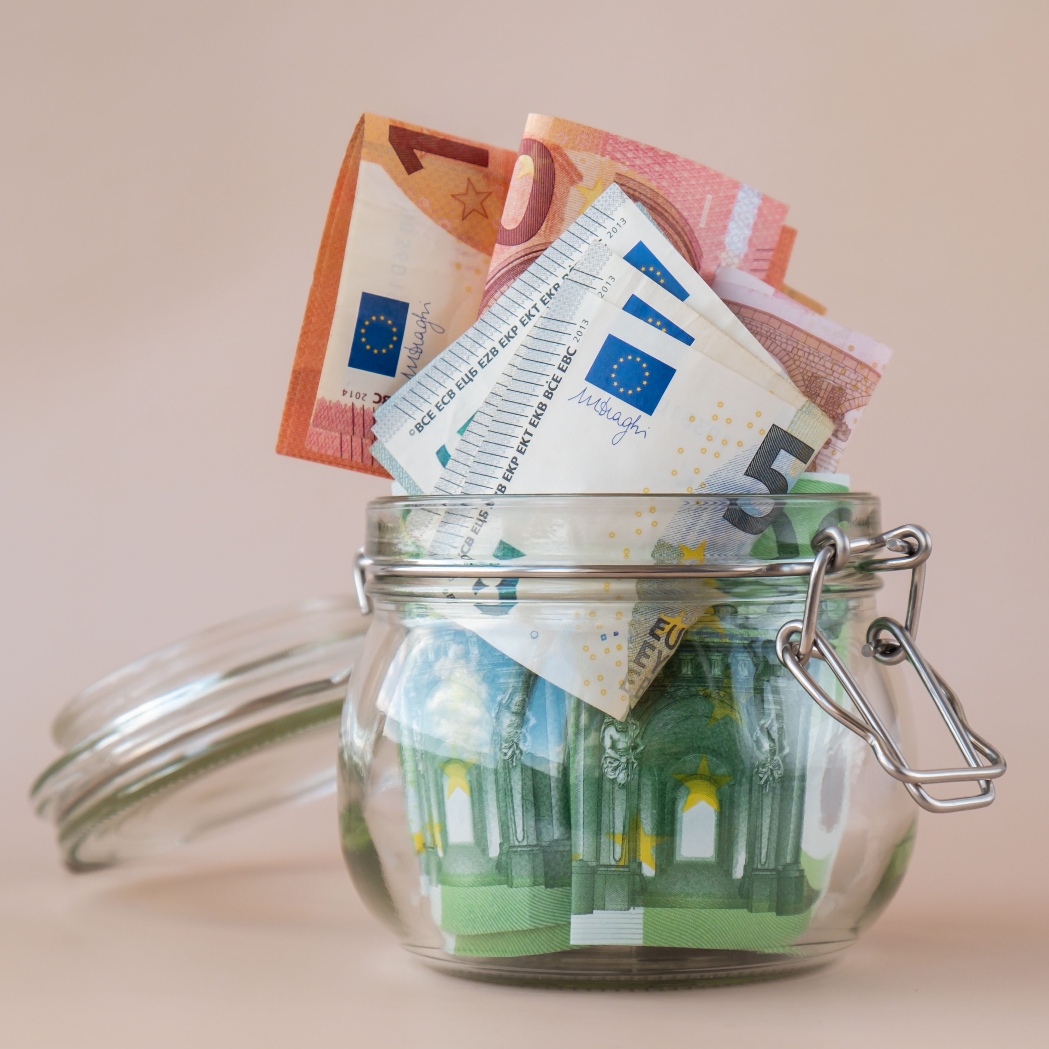 Economía de bolsillo - ¿Cuánto dinero deberías tener guardado en casa? episode artwork