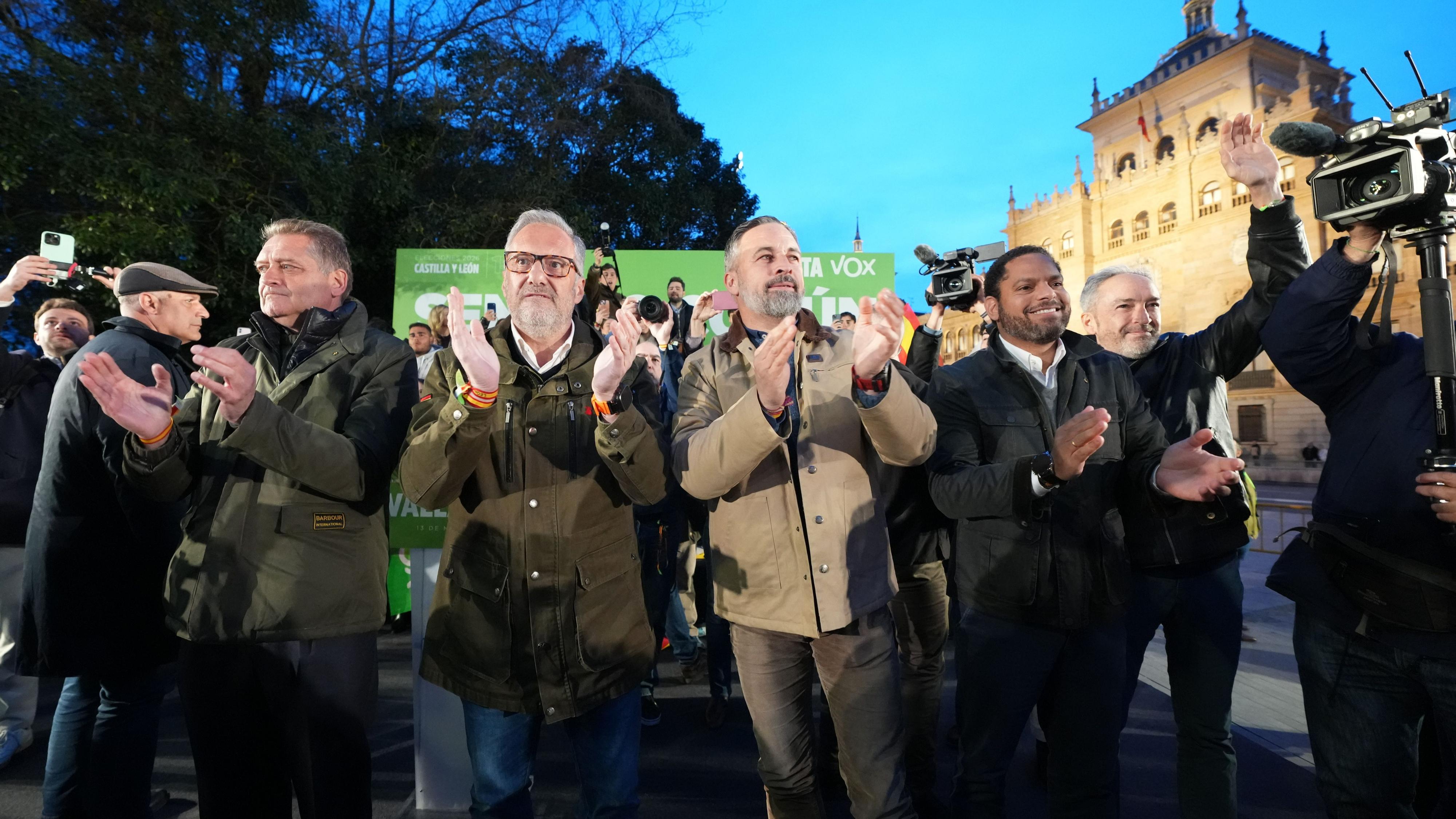 Abascal pide el voto para "derrotar" a la "estafa" de Feijóo y la ...